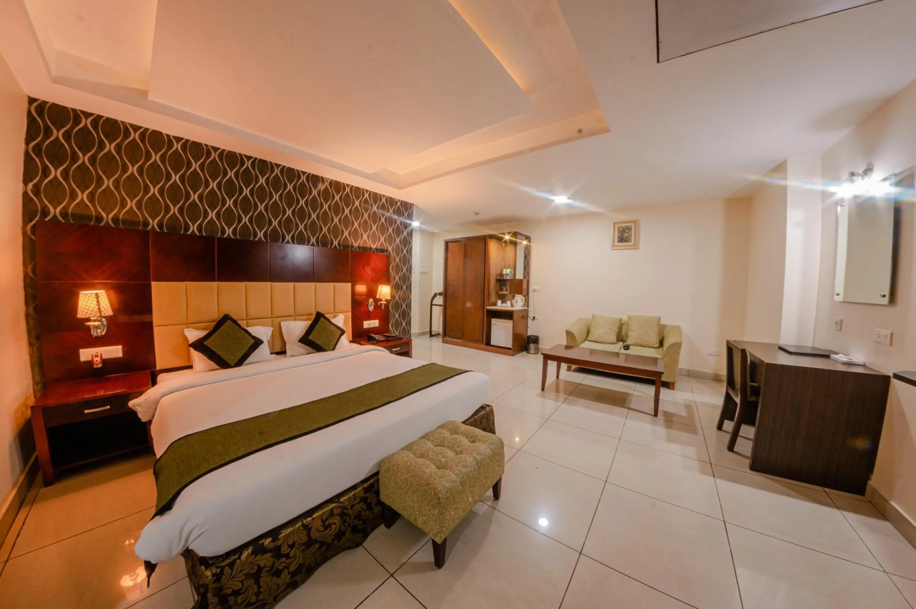 Bed in Hotel Gateway Grandeur