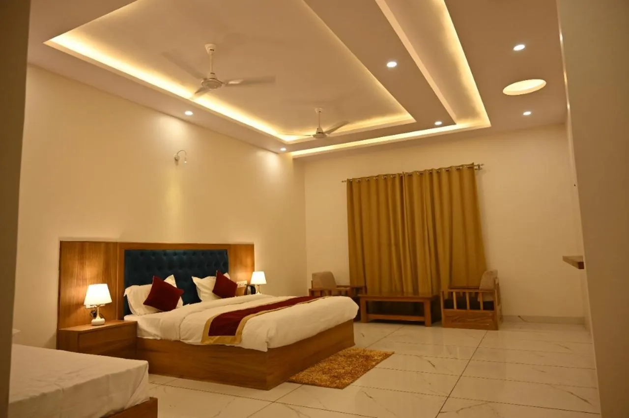 Shiva Palace by Golden Leaf Hotels