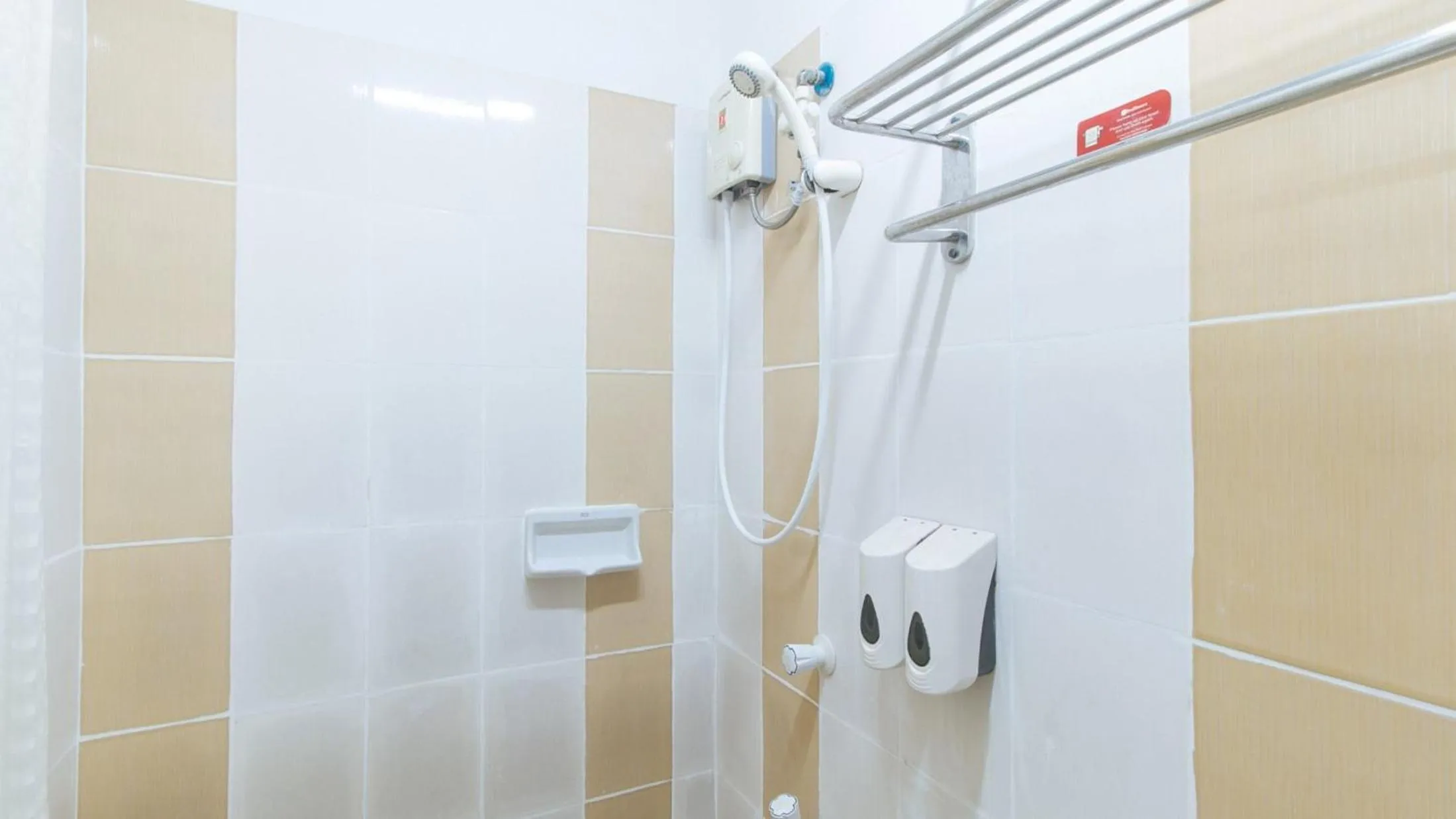 Shower in RedDoorz Plus New Era Budget Hotel Mabolo former RedDoorz near Landers Superstore Cebu City