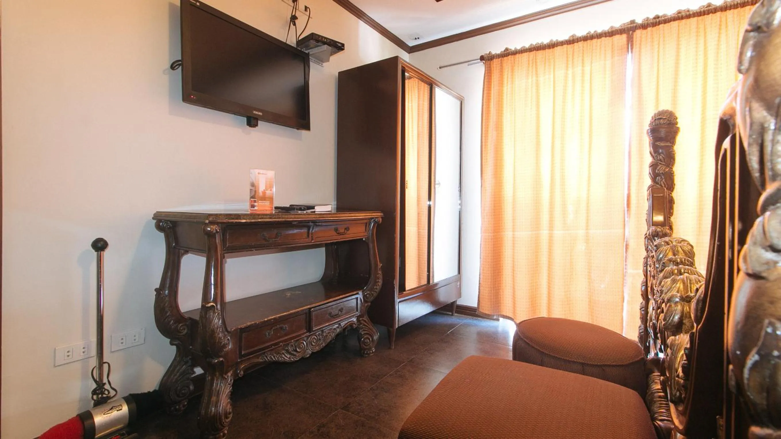 TV and multimedia in RedDoorz Plus New Era Budget Hotel Mabolo former RedDoorz near Landers Superstore Cebu City