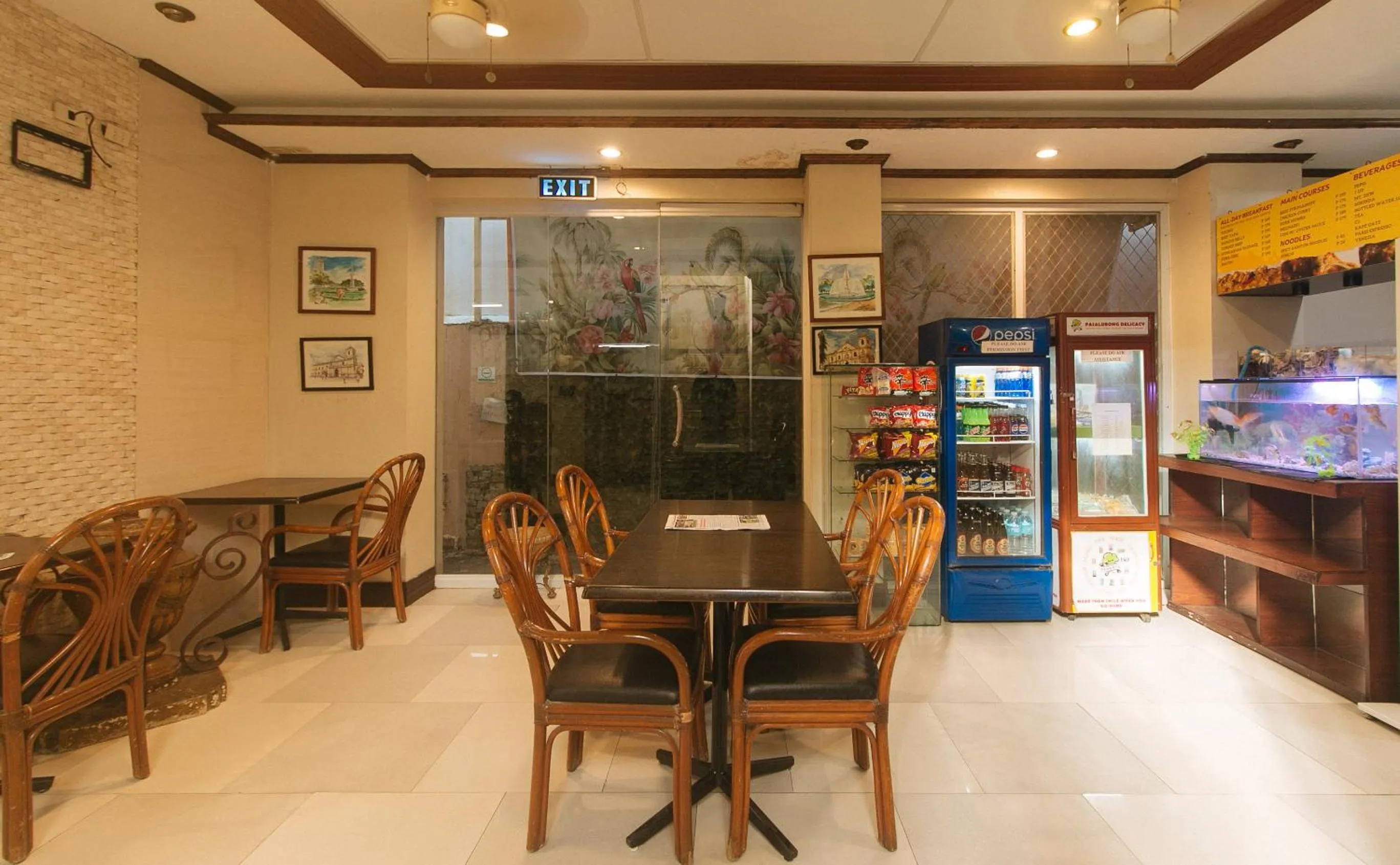 Dining area in RedDoorz Plus New Era Budget Hotel Mabolo former RedDoorz near Landers Superstore Cebu City