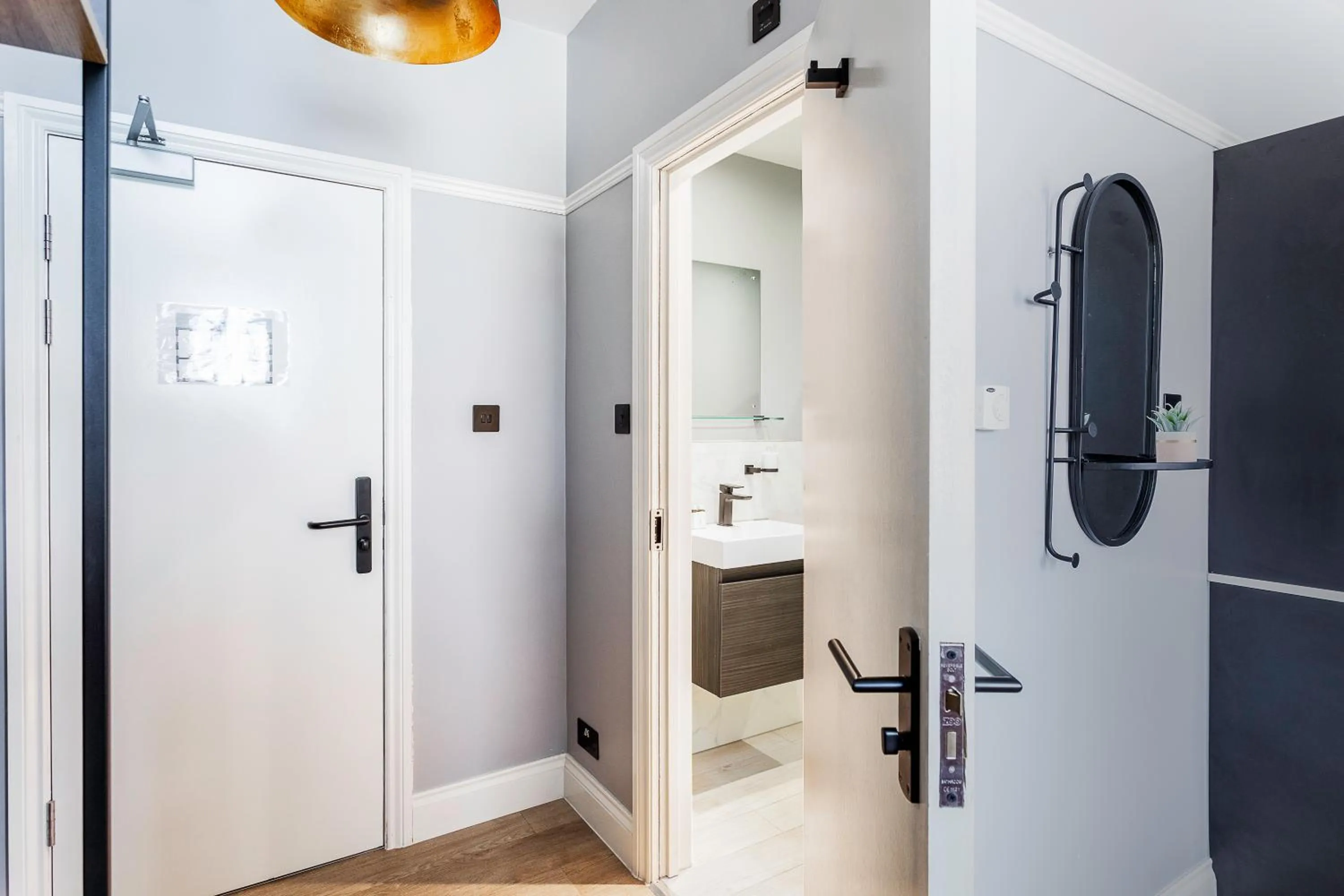 Shower in Kensington Rooms - Warwick Road