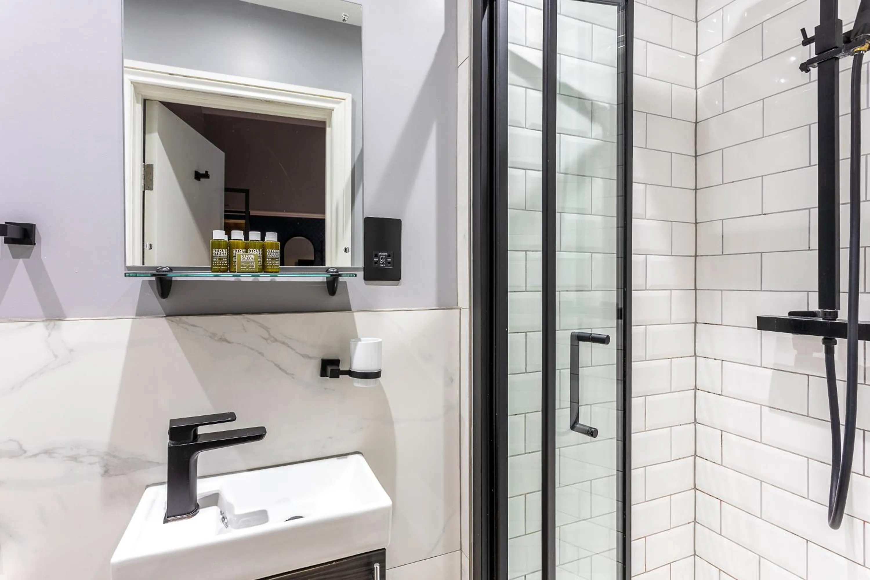 Shower in Kensington Rooms - Warwick Road