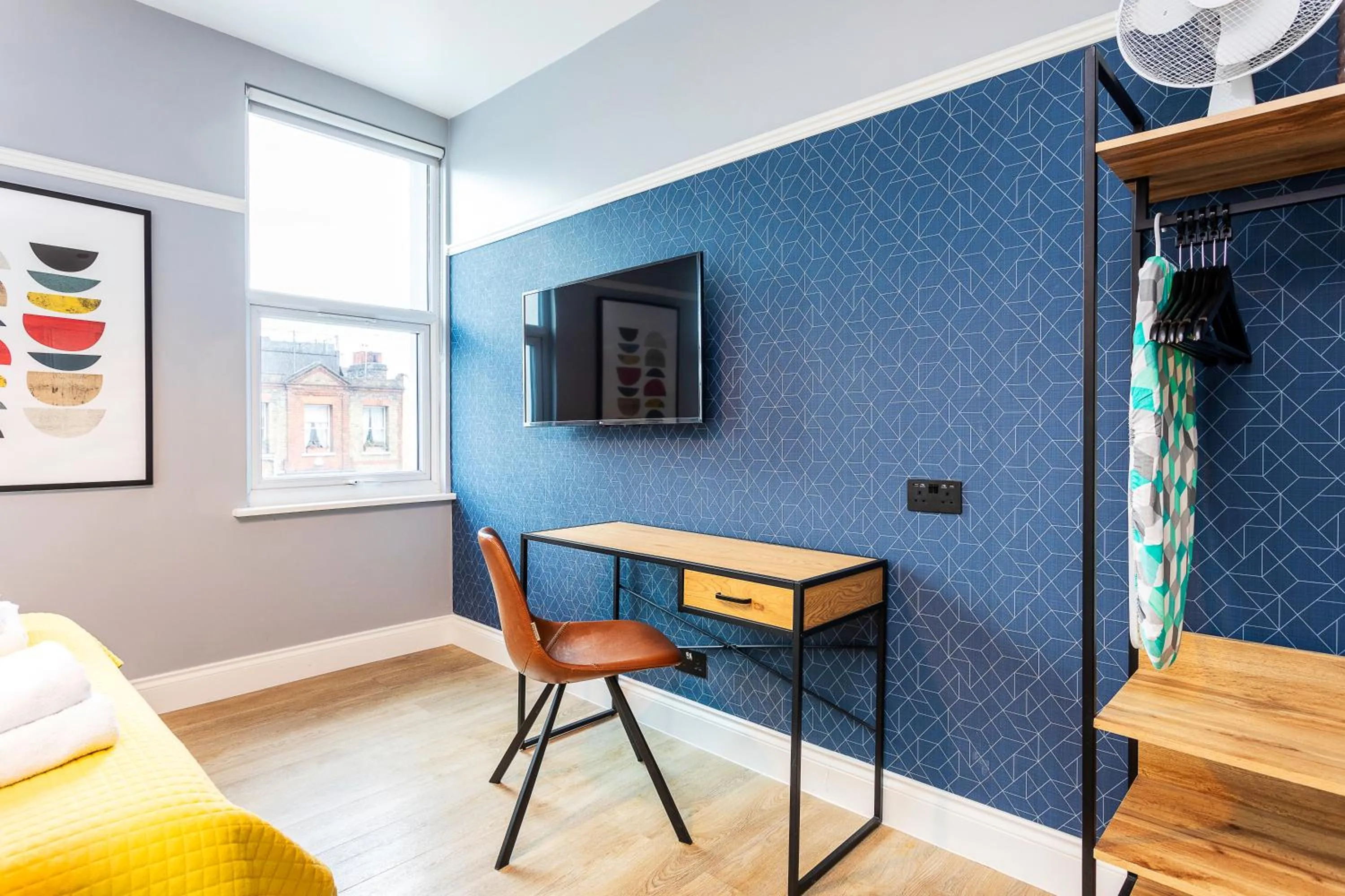 Photo of the whole room in Kensington Rooms - Warwick Road