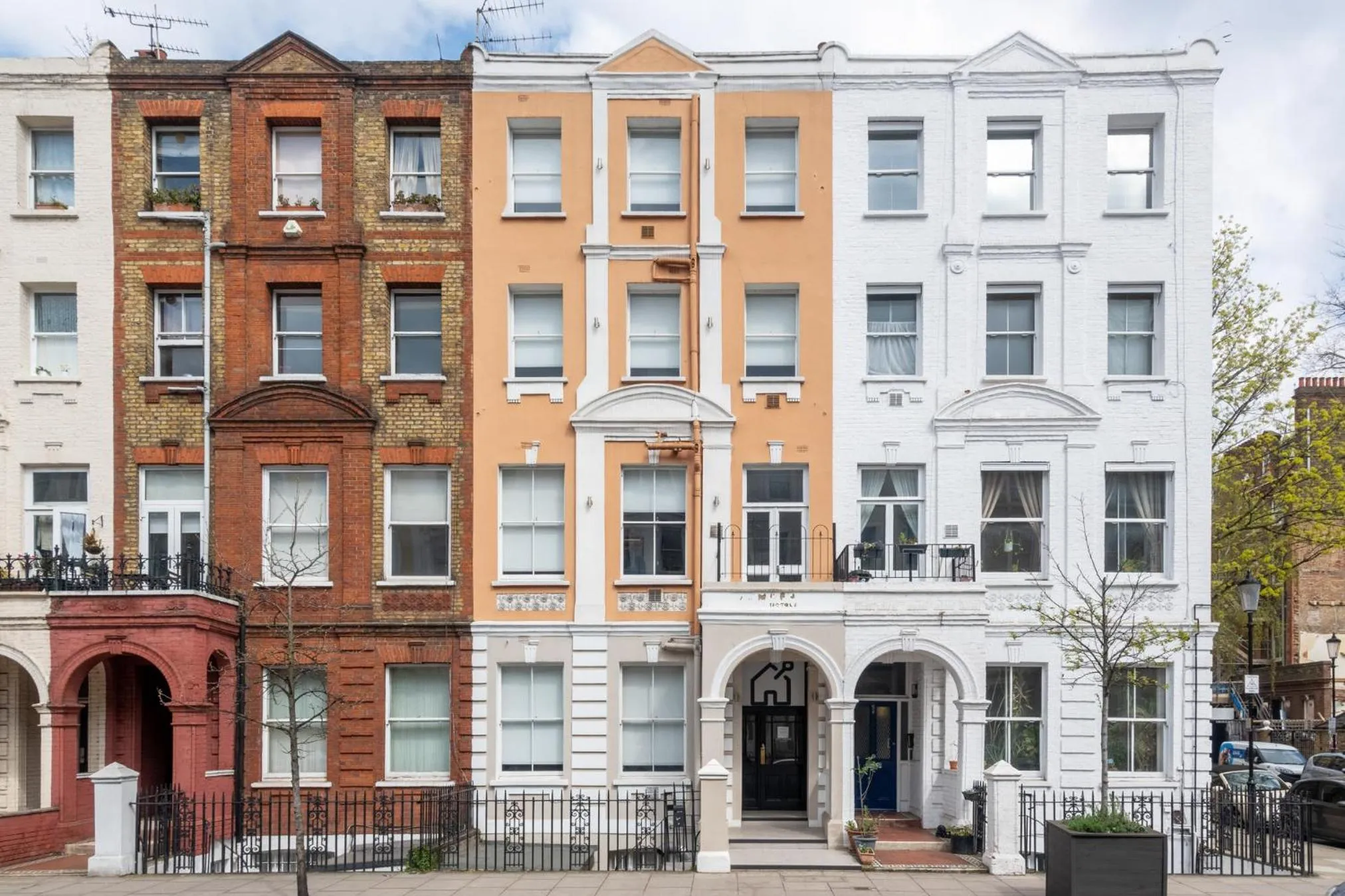 Property building in Kensington Rooms - Warwick Road