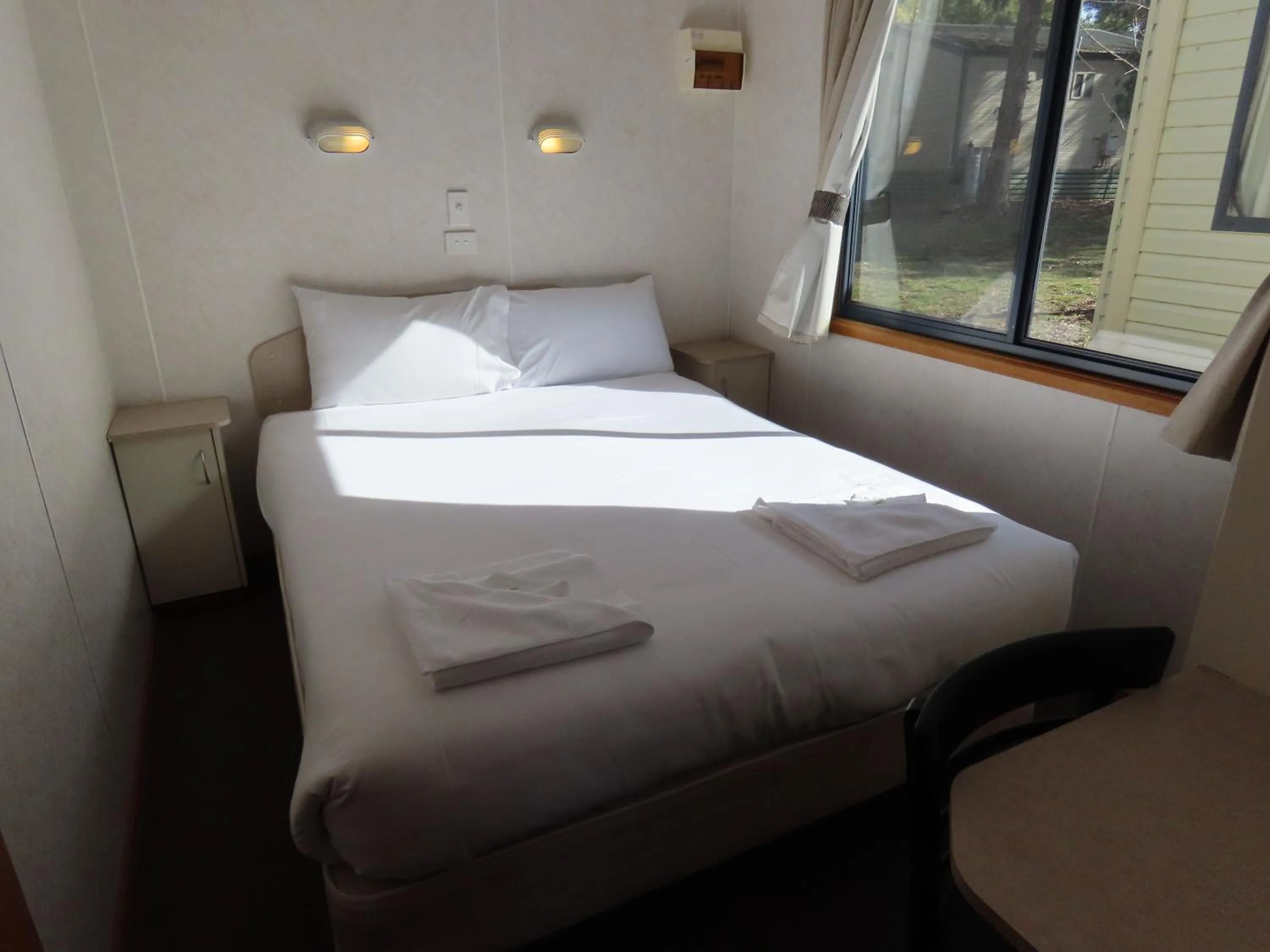 Bed in Albury Gardens Tourist Park