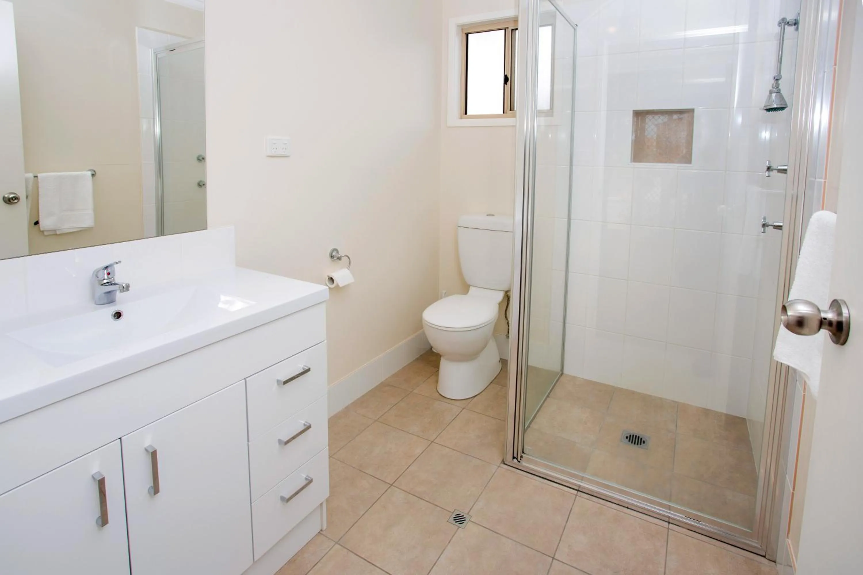 Bathroom in Albury Gardens Tourist Park