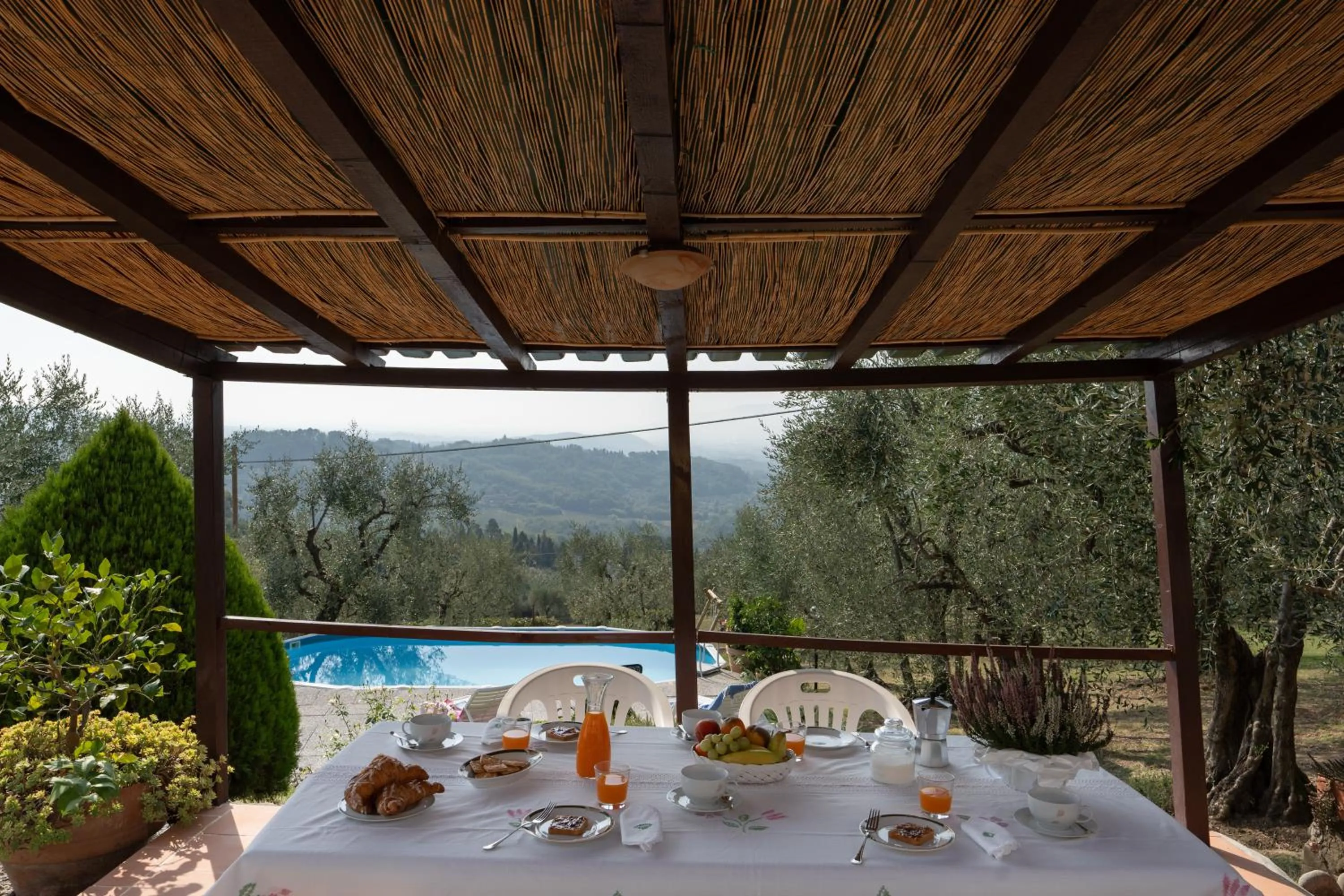 Dining area in Casa Mony