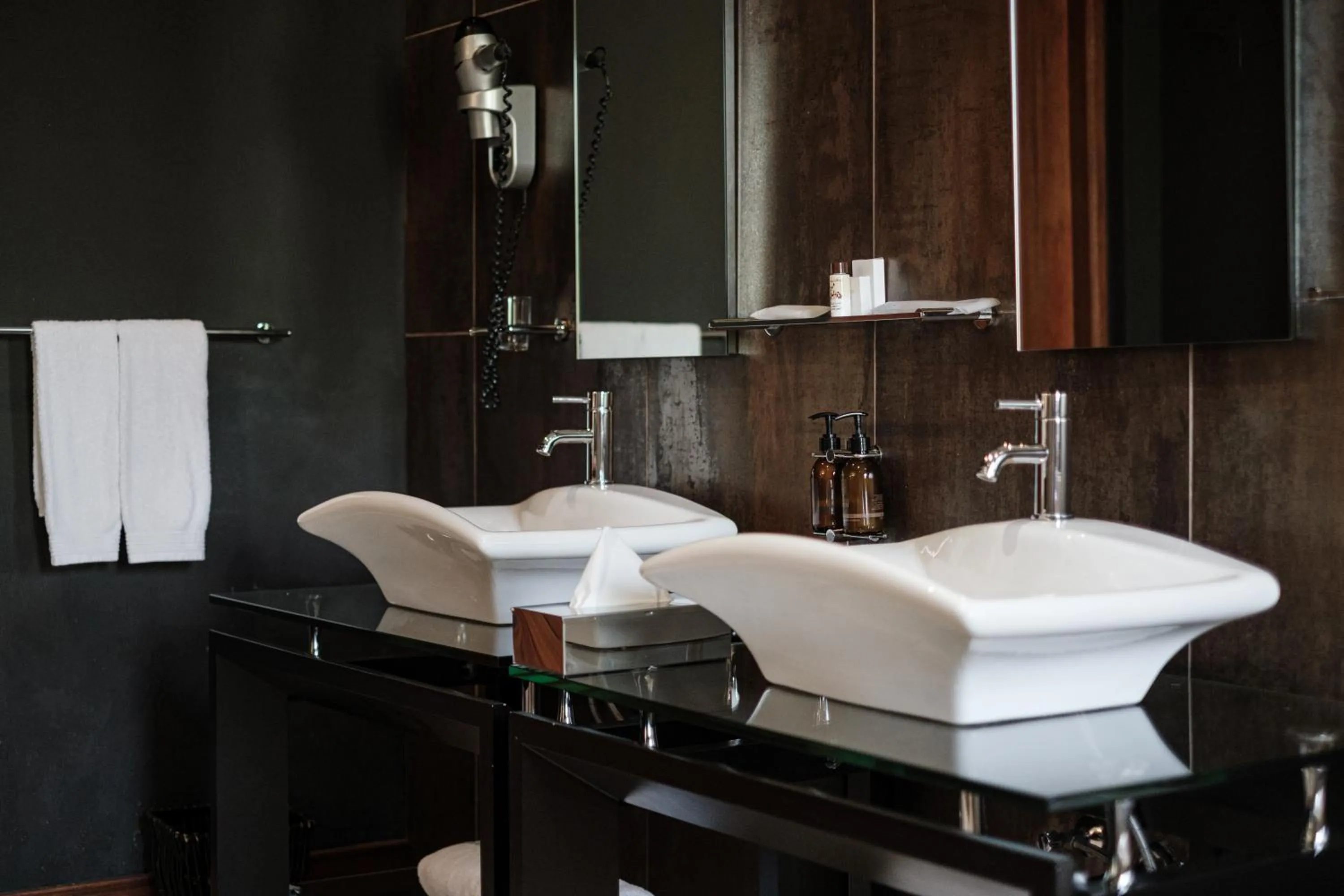 Riboville Boutique Hotel And Restaurant