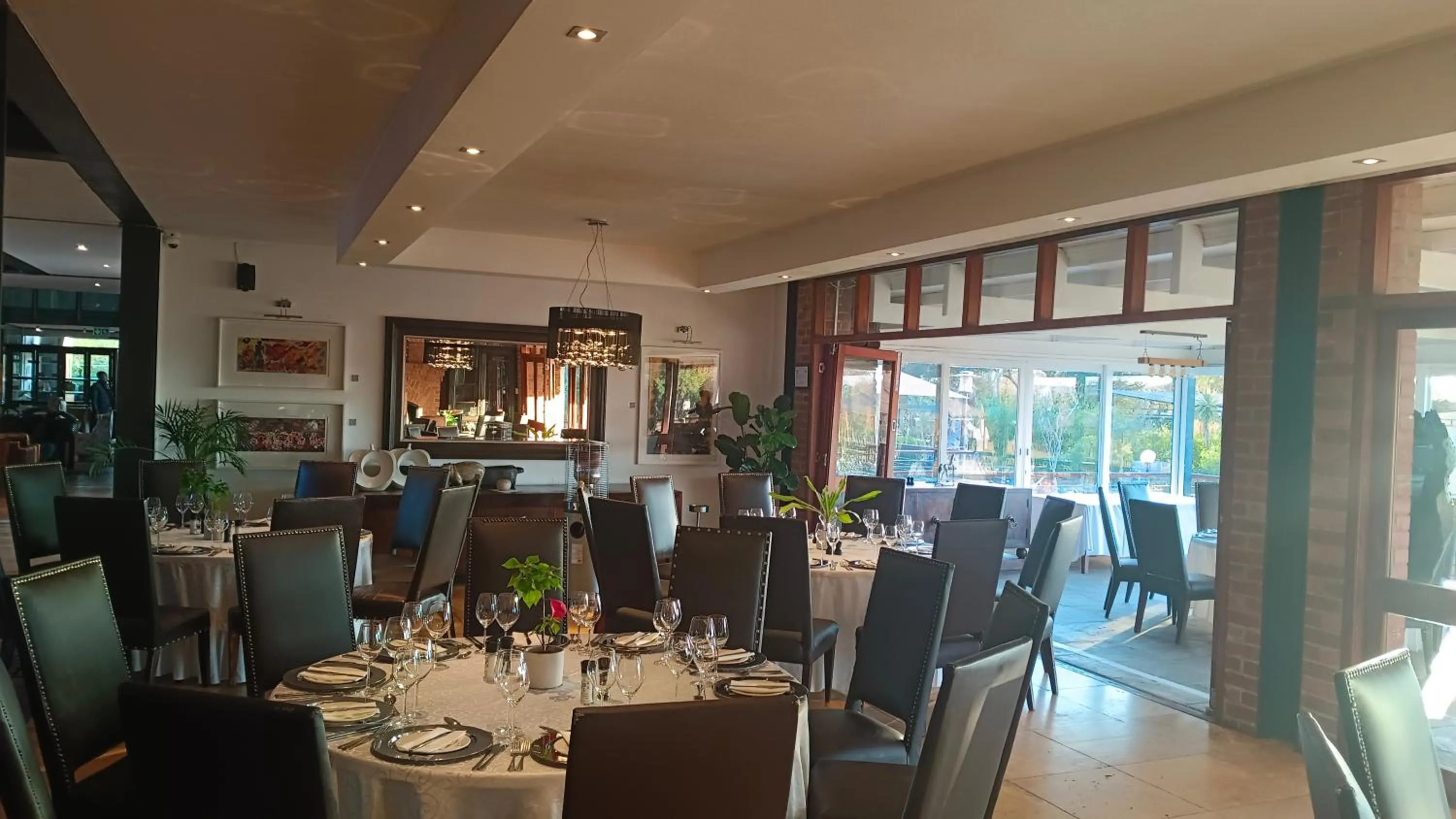 Riboville Boutique Hotel And Restaurant