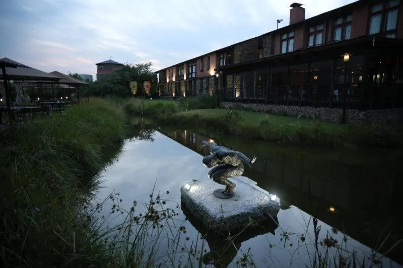 Riboville Boutique Hotel And Restaurant