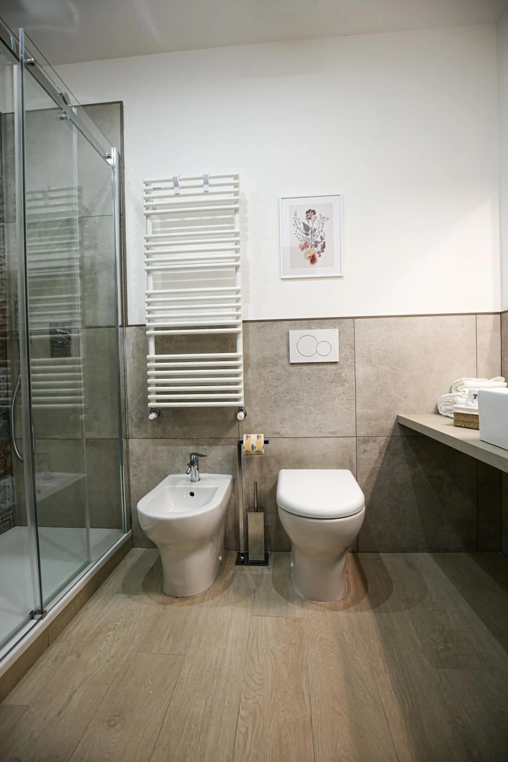 Toilet in Colosseum Maison