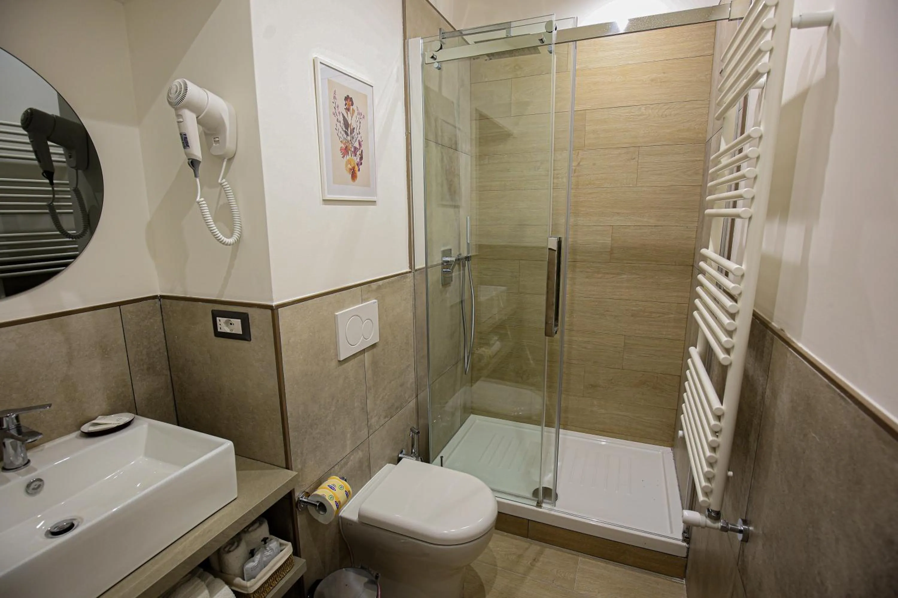 Shower in Colosseum Maison