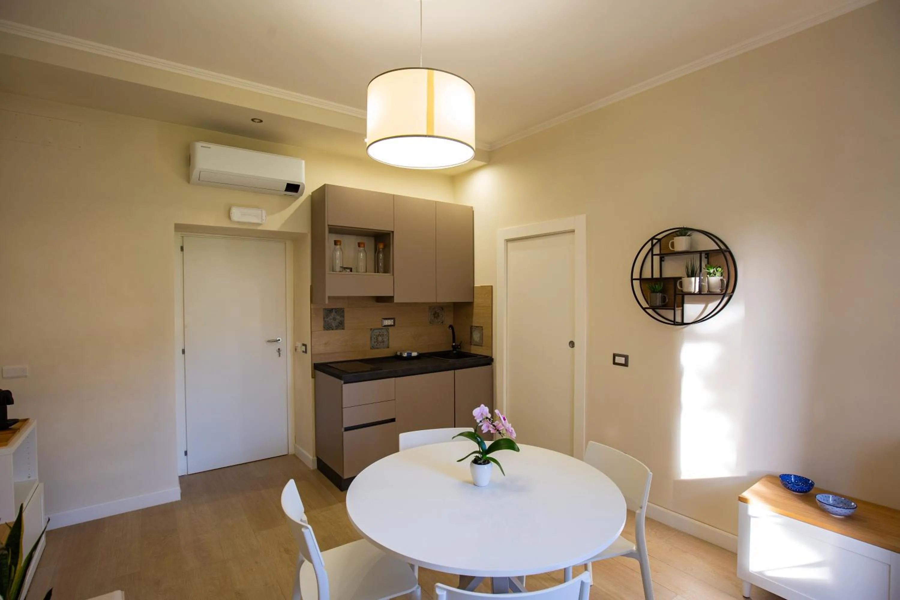 Kitchen or kitchenette in Colosseum Maison