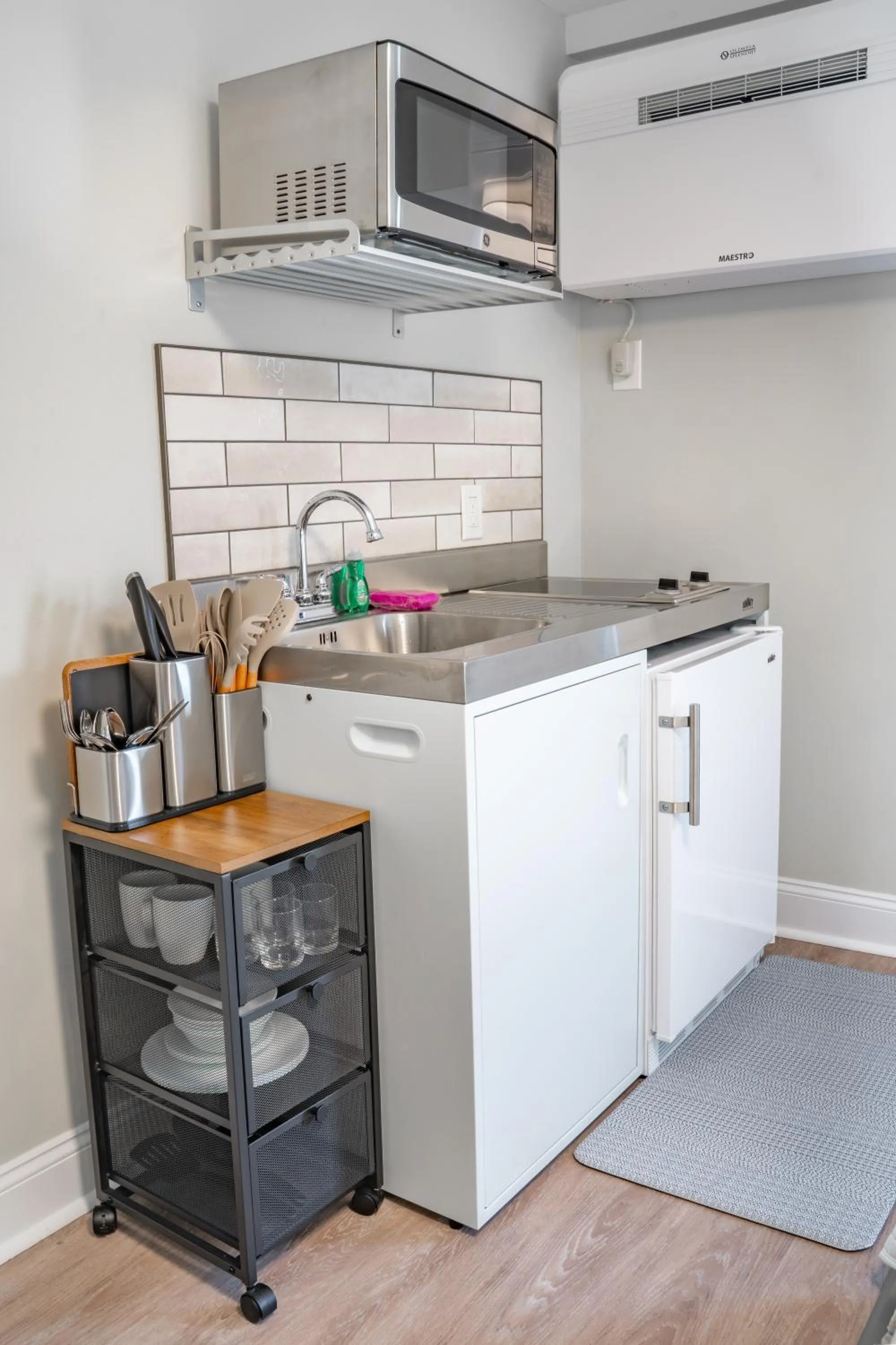 Kitchen or kitchenette in 935 Ocean, a Beachside Inn