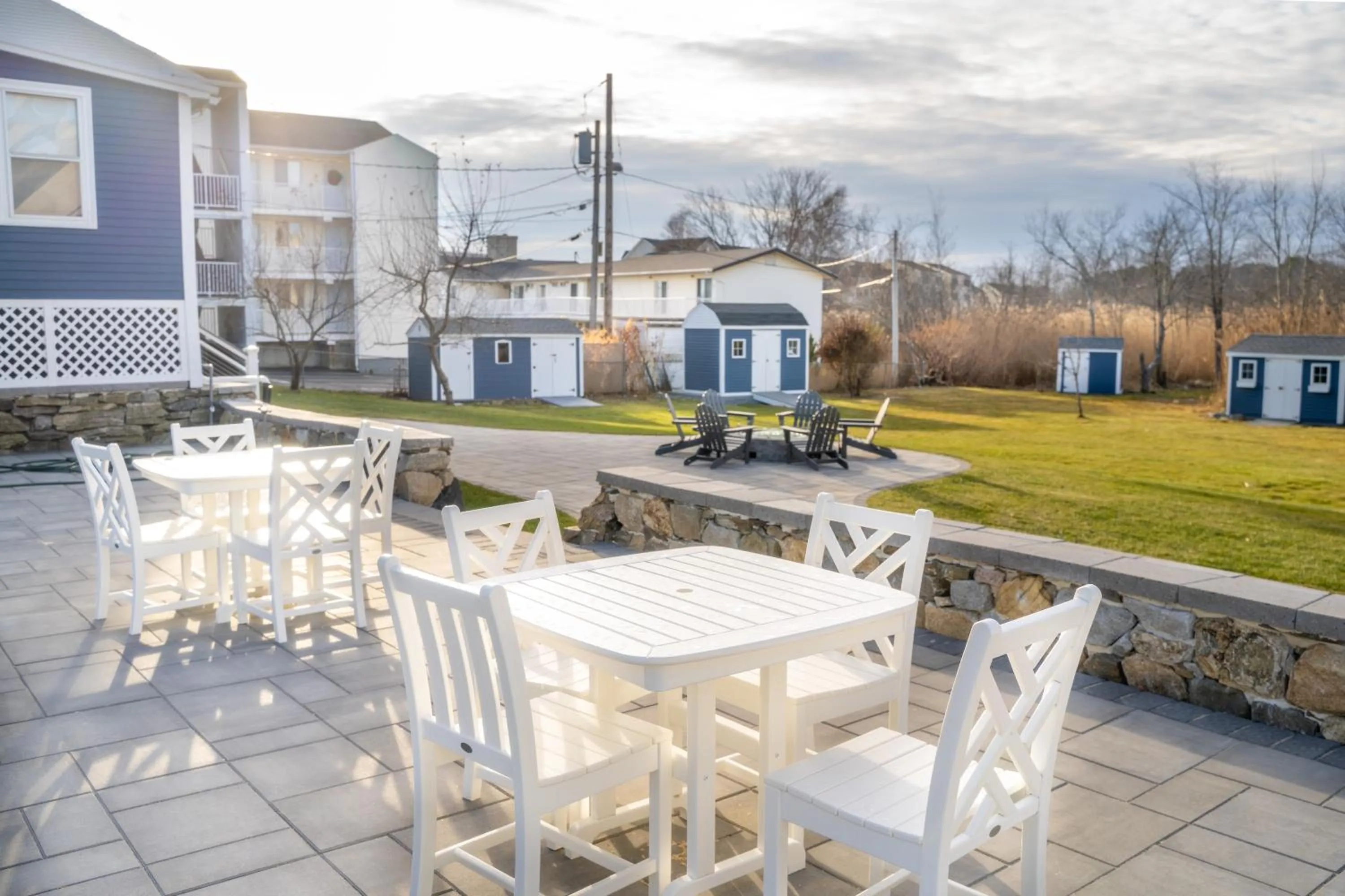 Property building in 935 Ocean, a Beachside Inn
