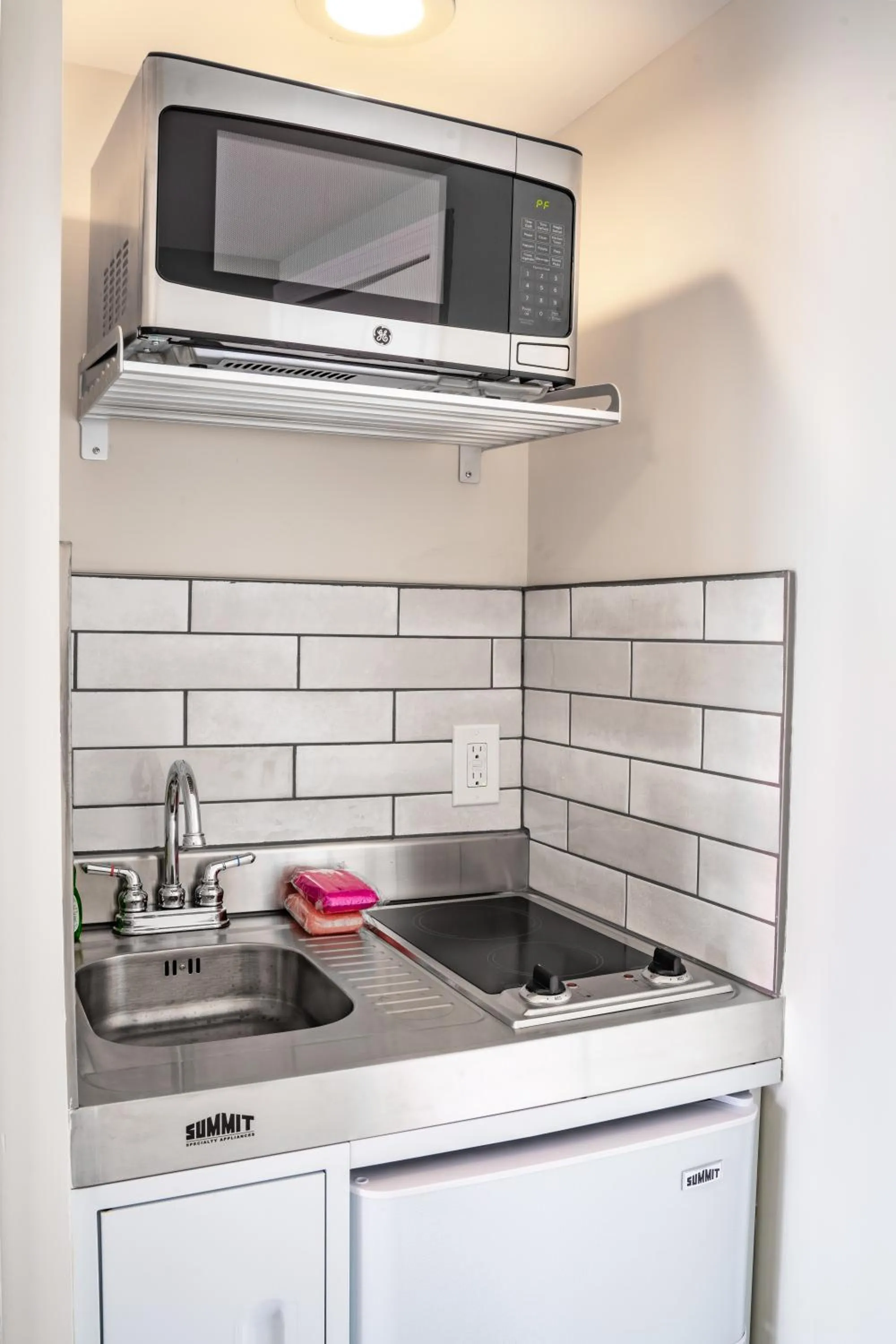 Kitchen or kitchenette in 935 Ocean, a Beachside Inn