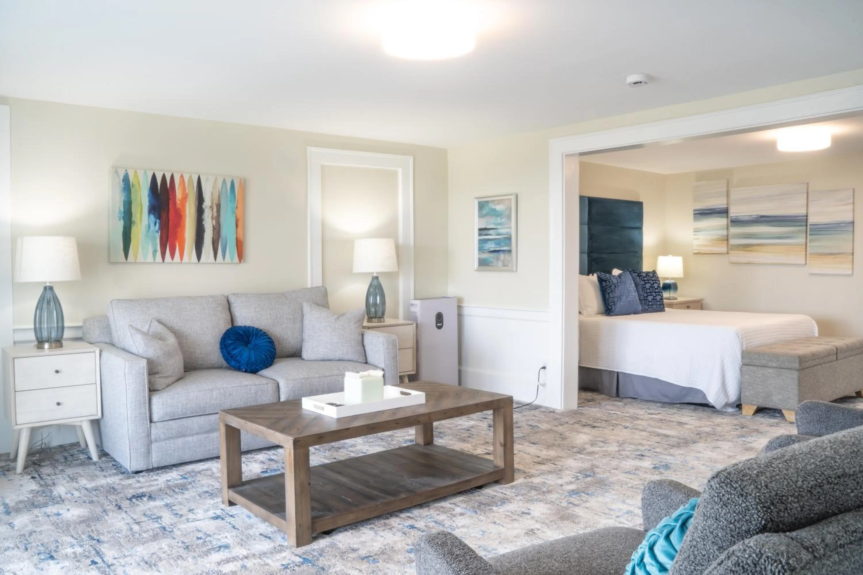 Living room, Bed in 935 Ocean, a Beachside Inn