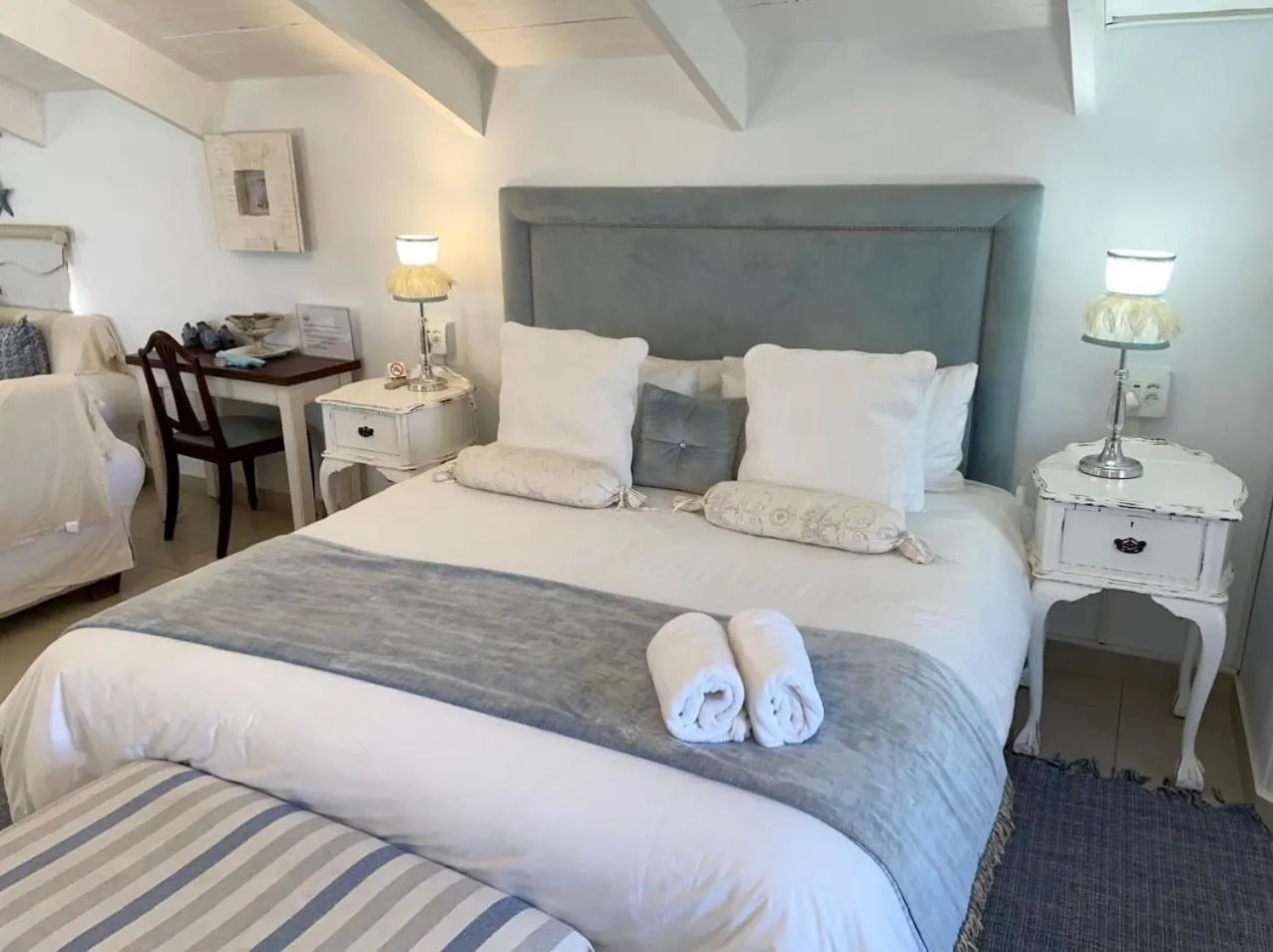Bed in Paternoster Manor