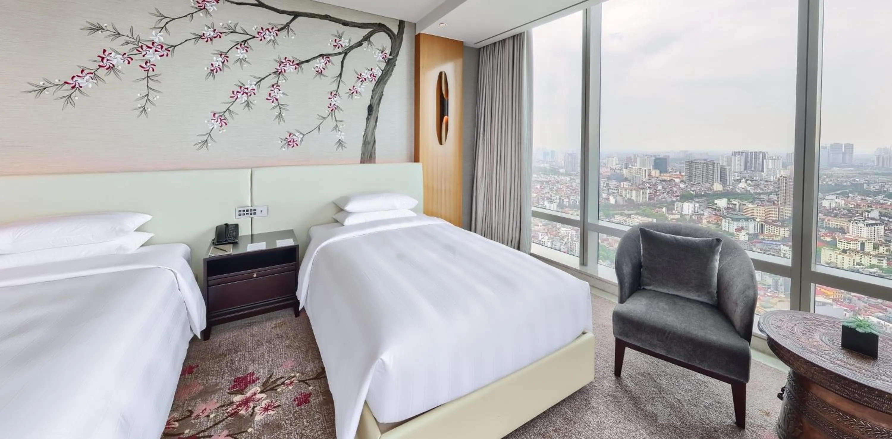 Bedroom, Bed in Lotte Hotel Hanoi