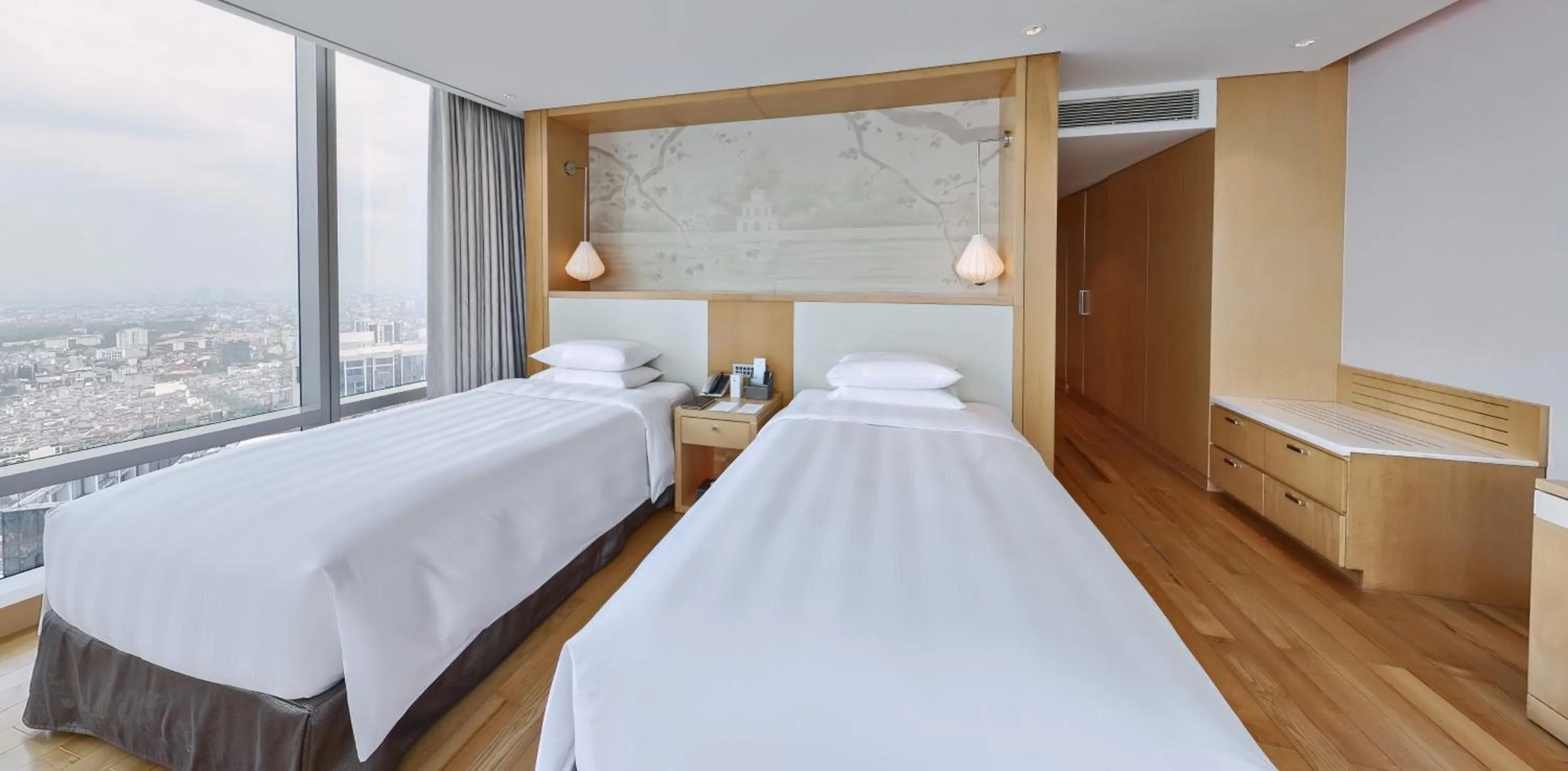 Bedroom, Bed in Lotte Hotel Hanoi