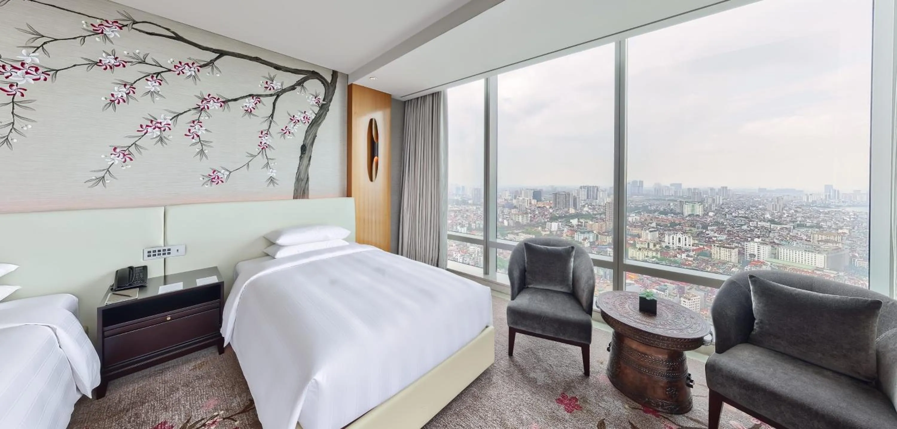Bedroom, Bed in Lotte Hotel Hanoi