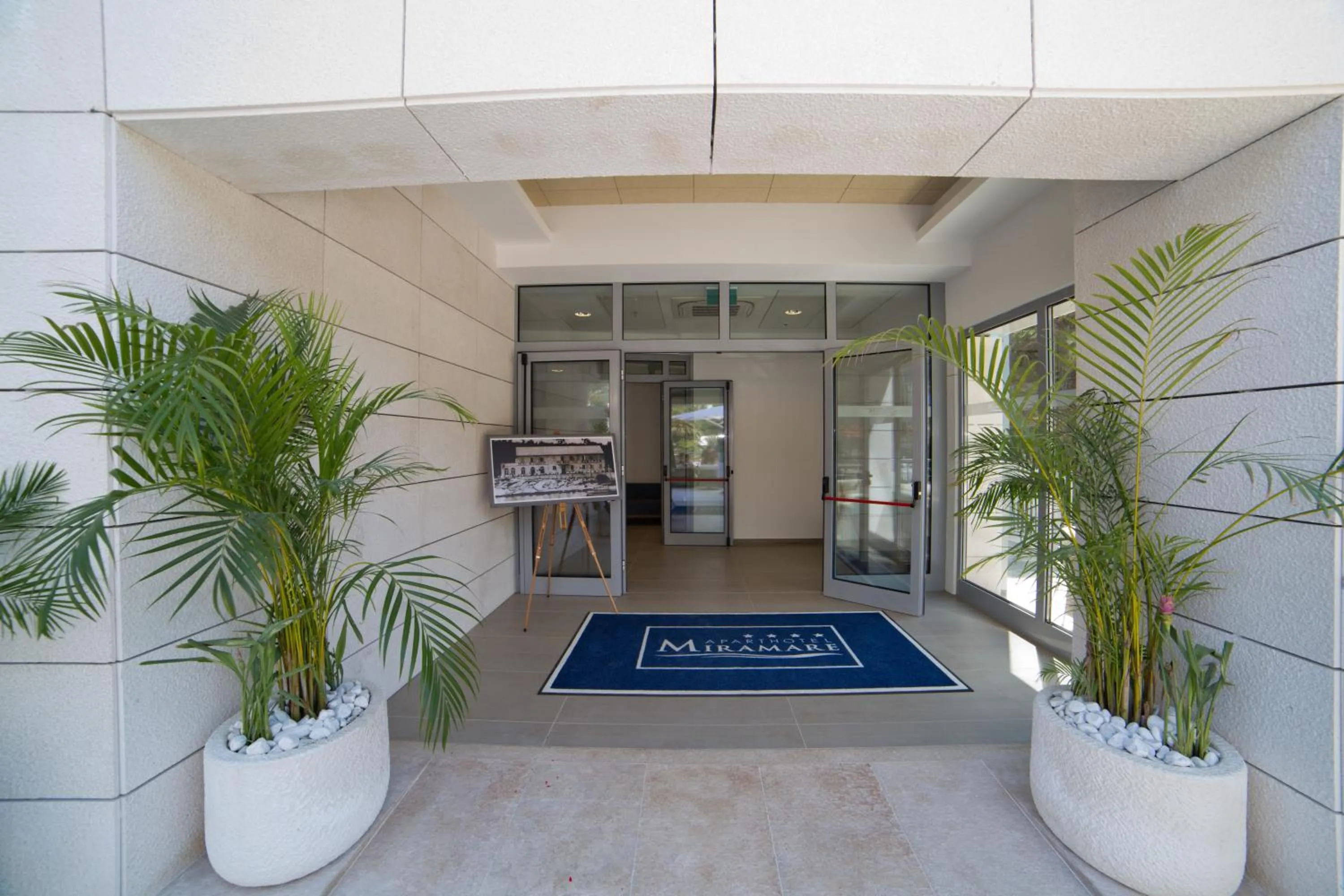 Facade/entrance in Aparthotel Miramare