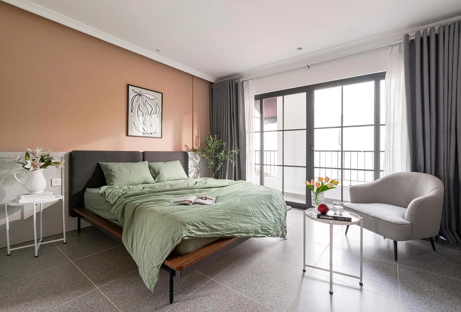 Bed in M Village Living Hoàng Văn Thụ