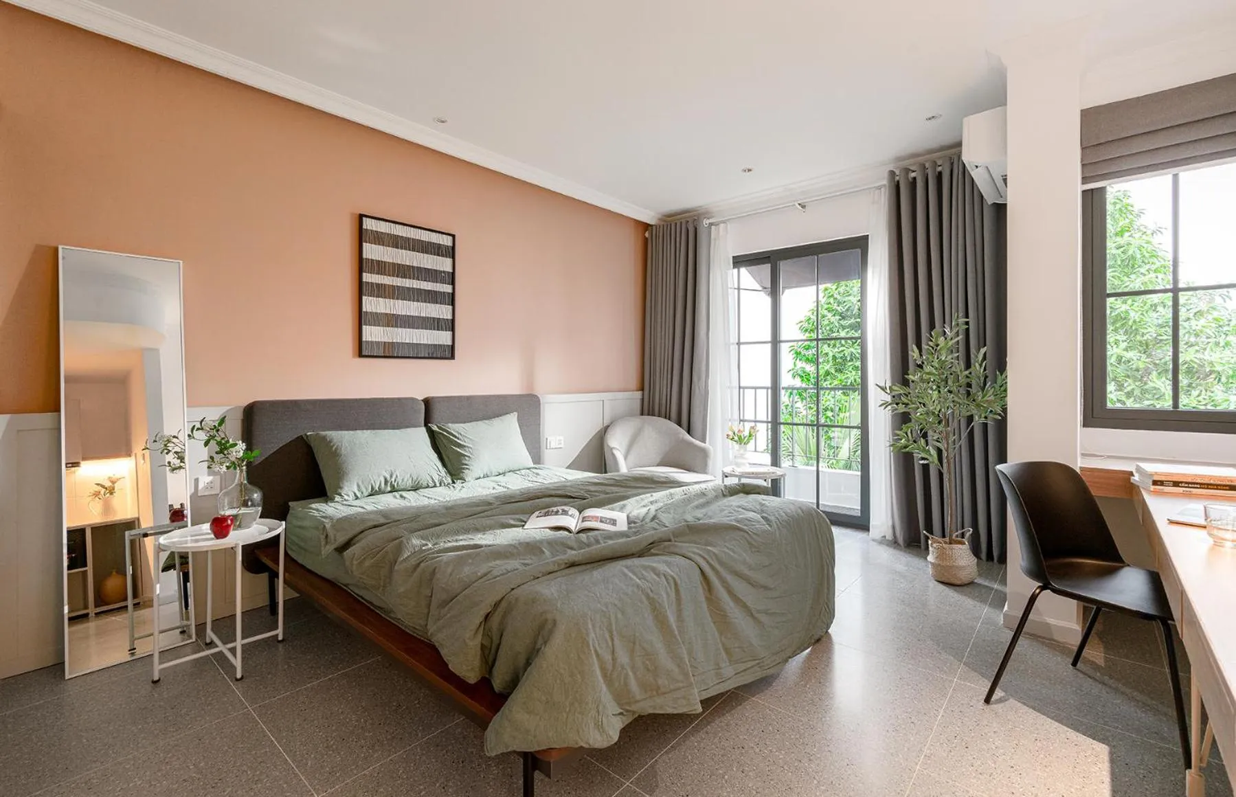 Bed in M Village Living Hoàng Văn Thụ