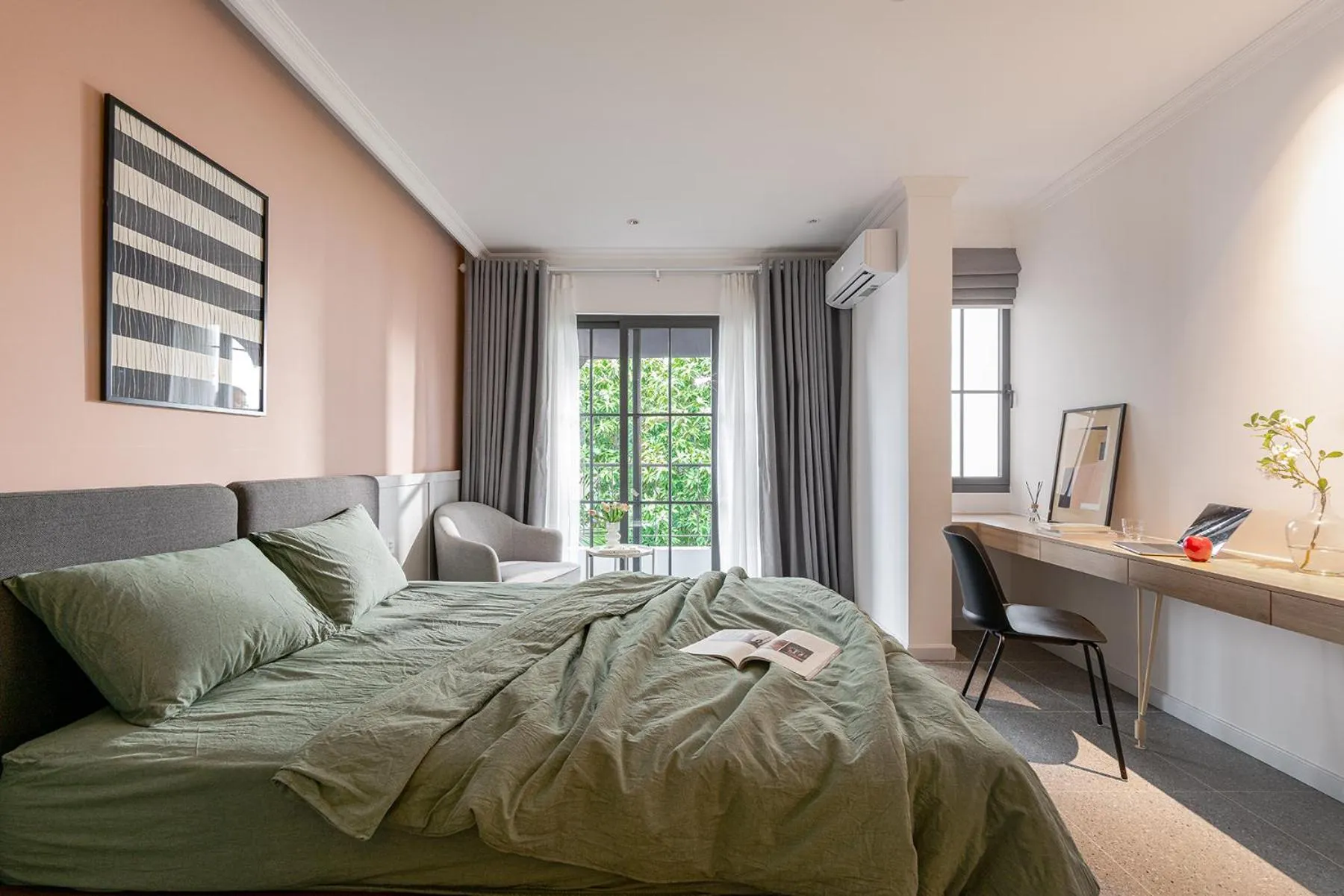 Bed in M Village Living Hoàng Văn Thụ