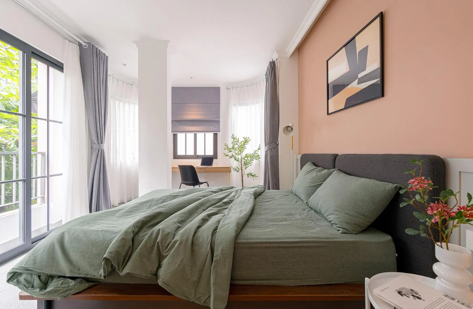 Bed in M Village Living Hoàng Văn Thụ