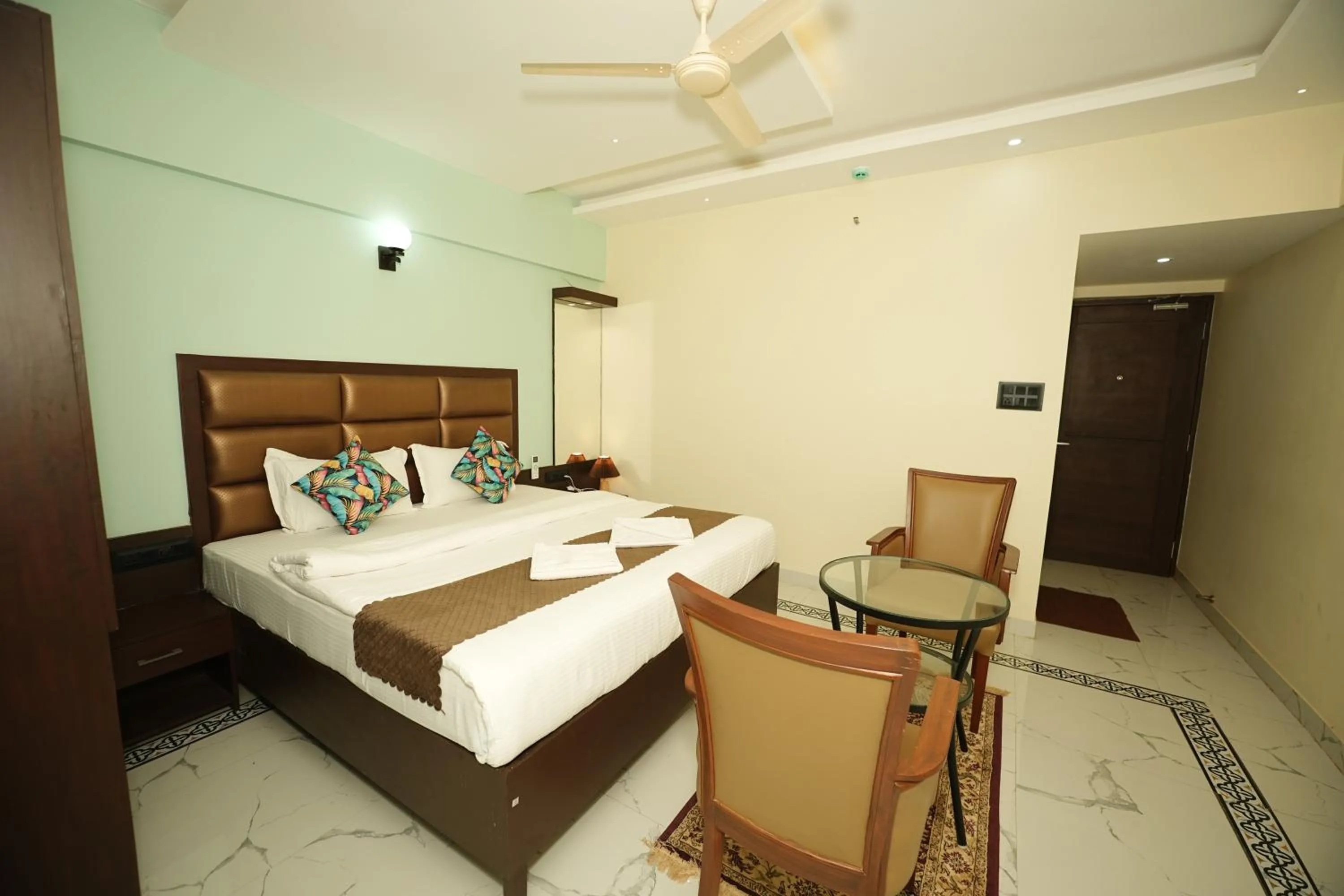 Bedroom, Bed in Saikiran Hotel