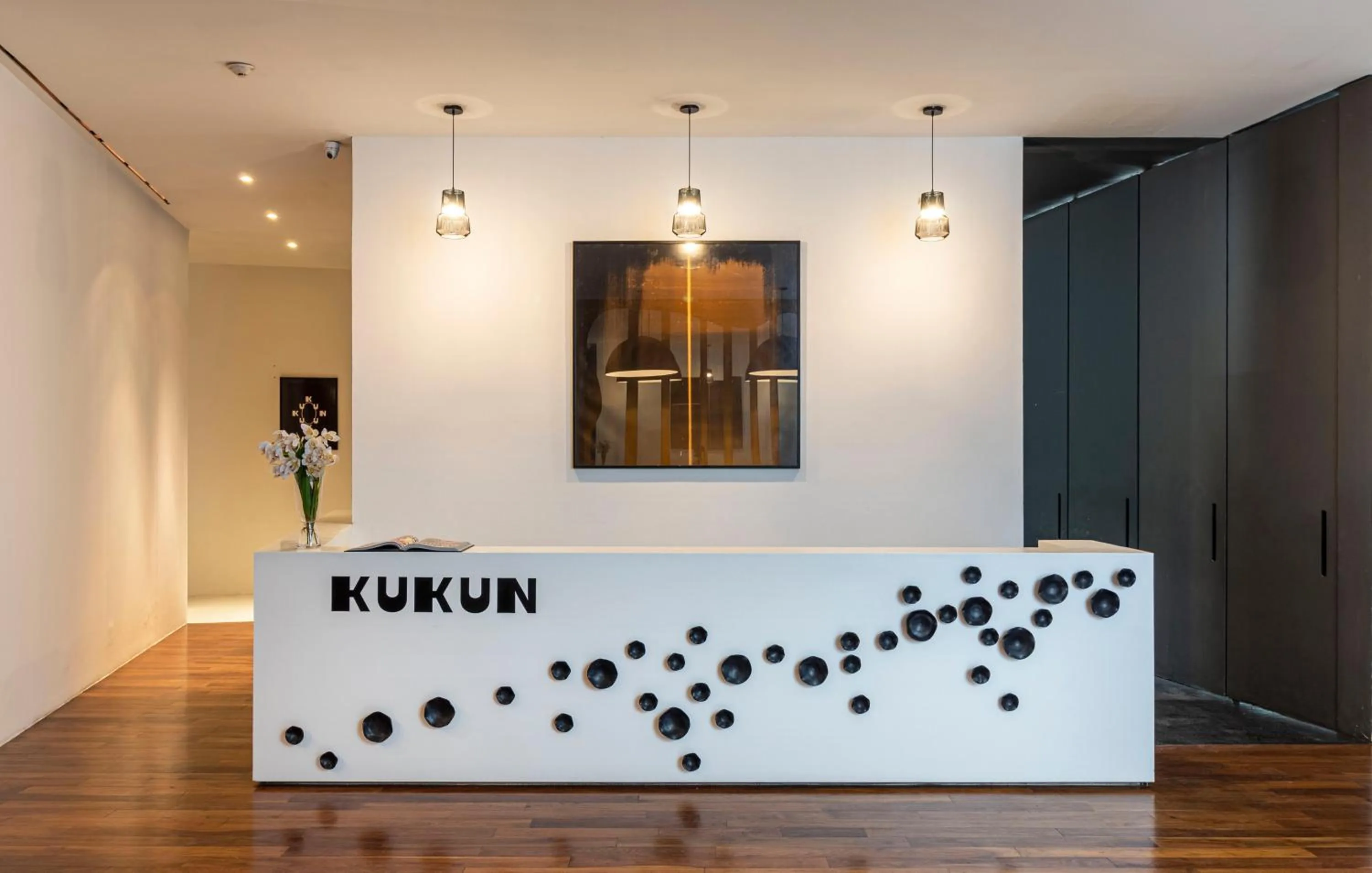 Lobby or reception in Collection Suites by Kukun