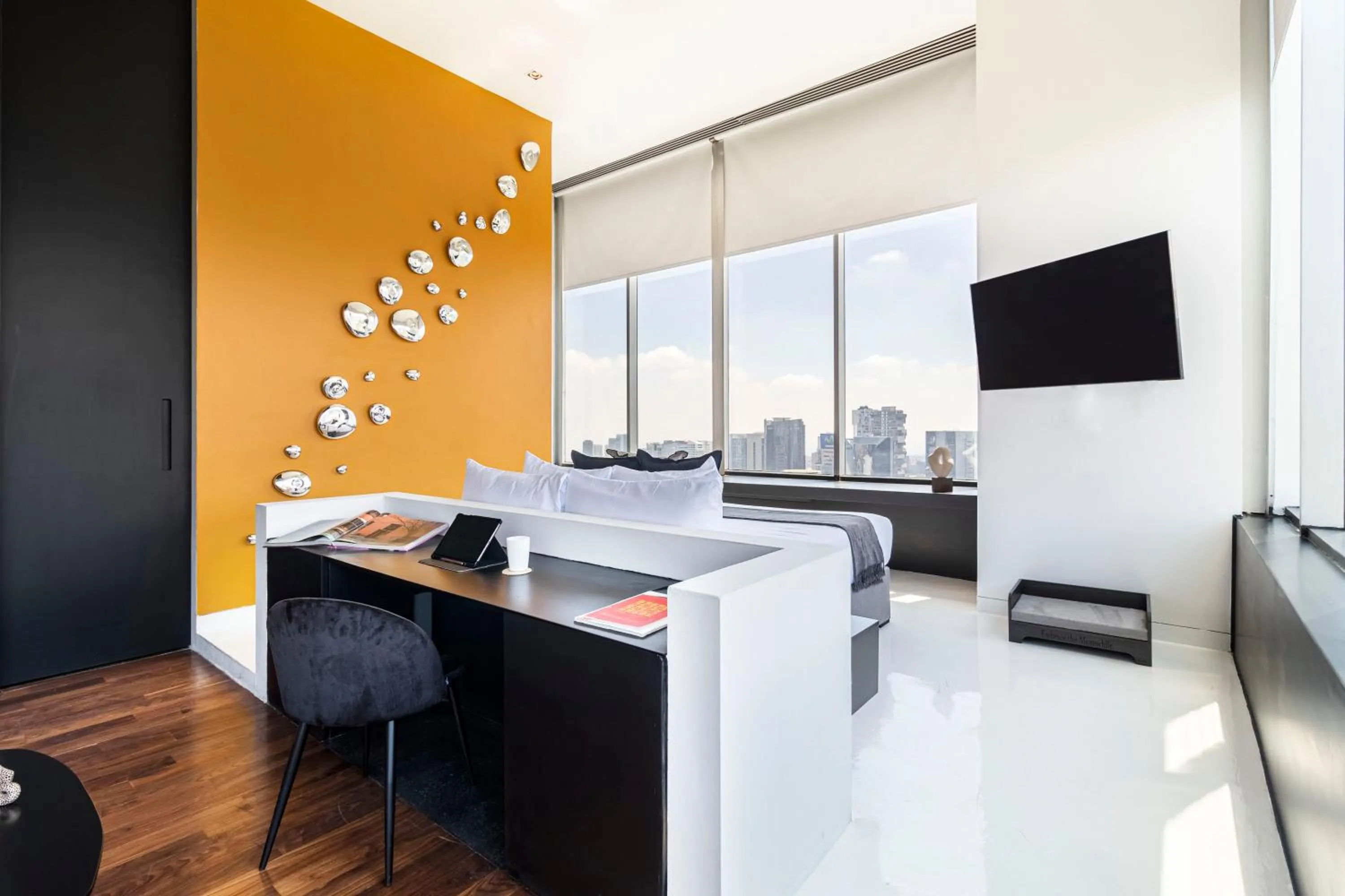 Photo of the whole room in Collection Suites by Kukun