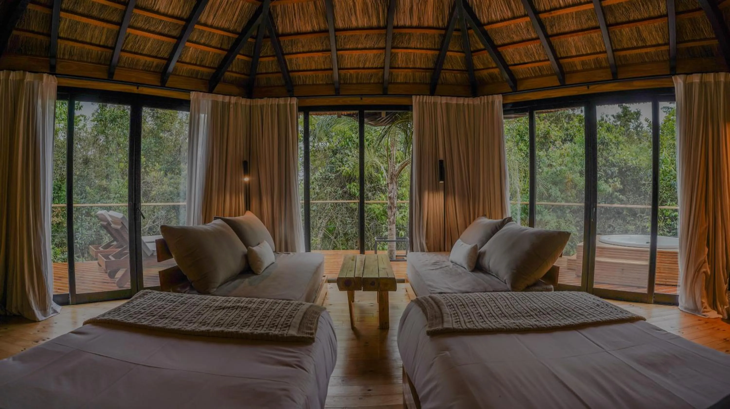 Photo of the whole room, Bed in Reserva Natural Iguazú - Pristine Luxury Camp