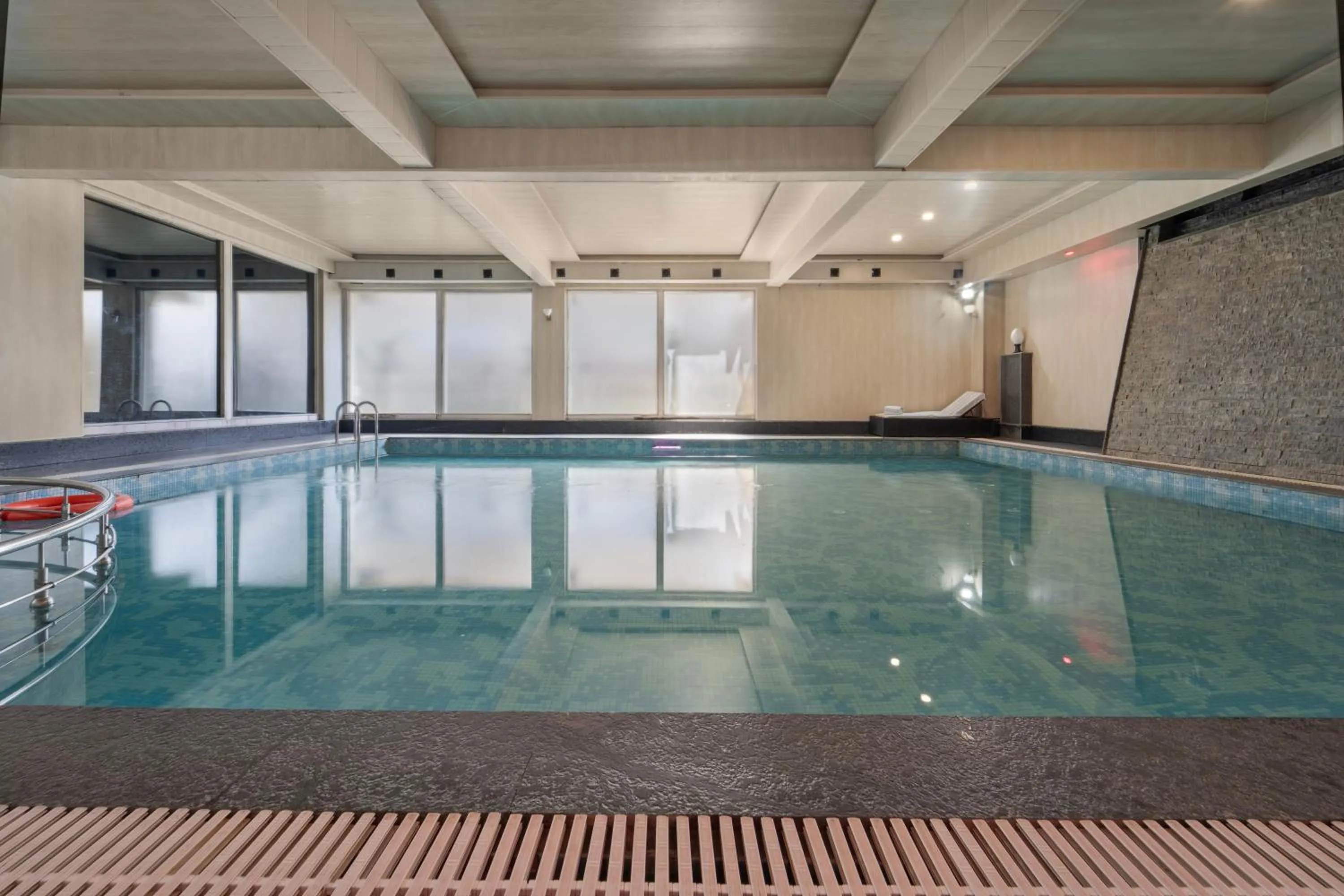 Swimming pool in ARCO Hotels and Resorts Srinagar