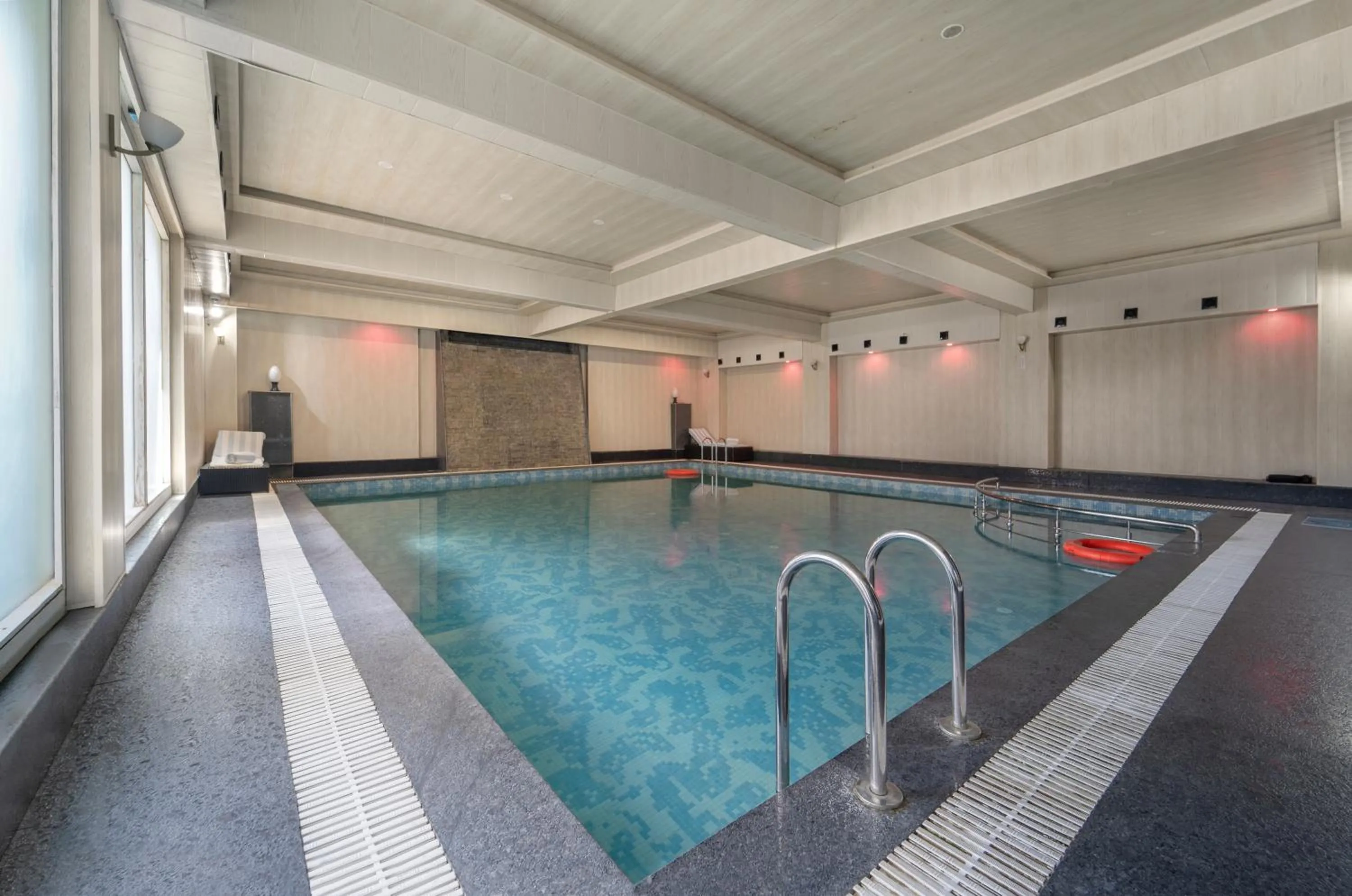 Swimming pool in ARCO Hotels and Resorts Srinagar