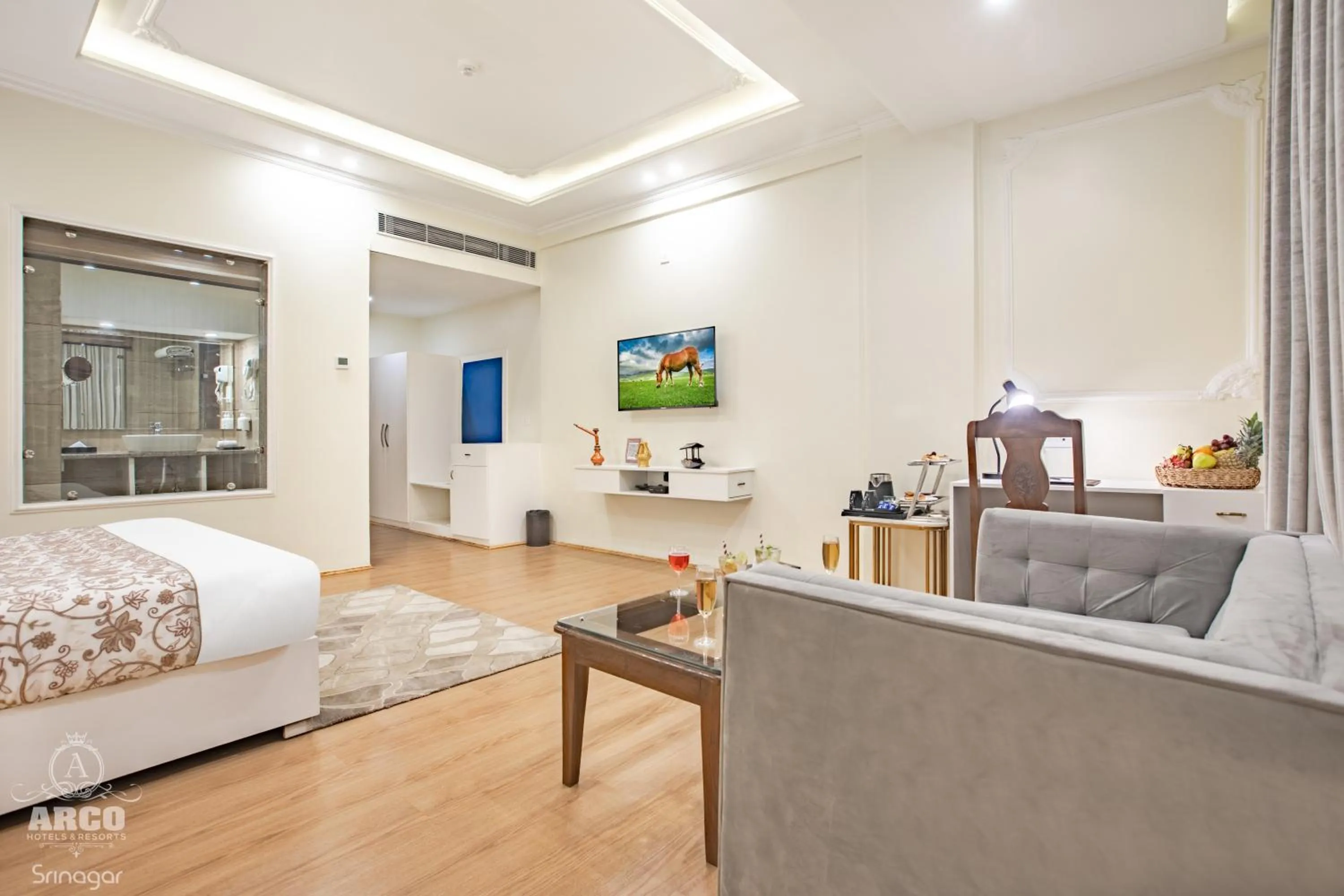Living room, Bed in ARCO Hotels and Resorts Srinagar