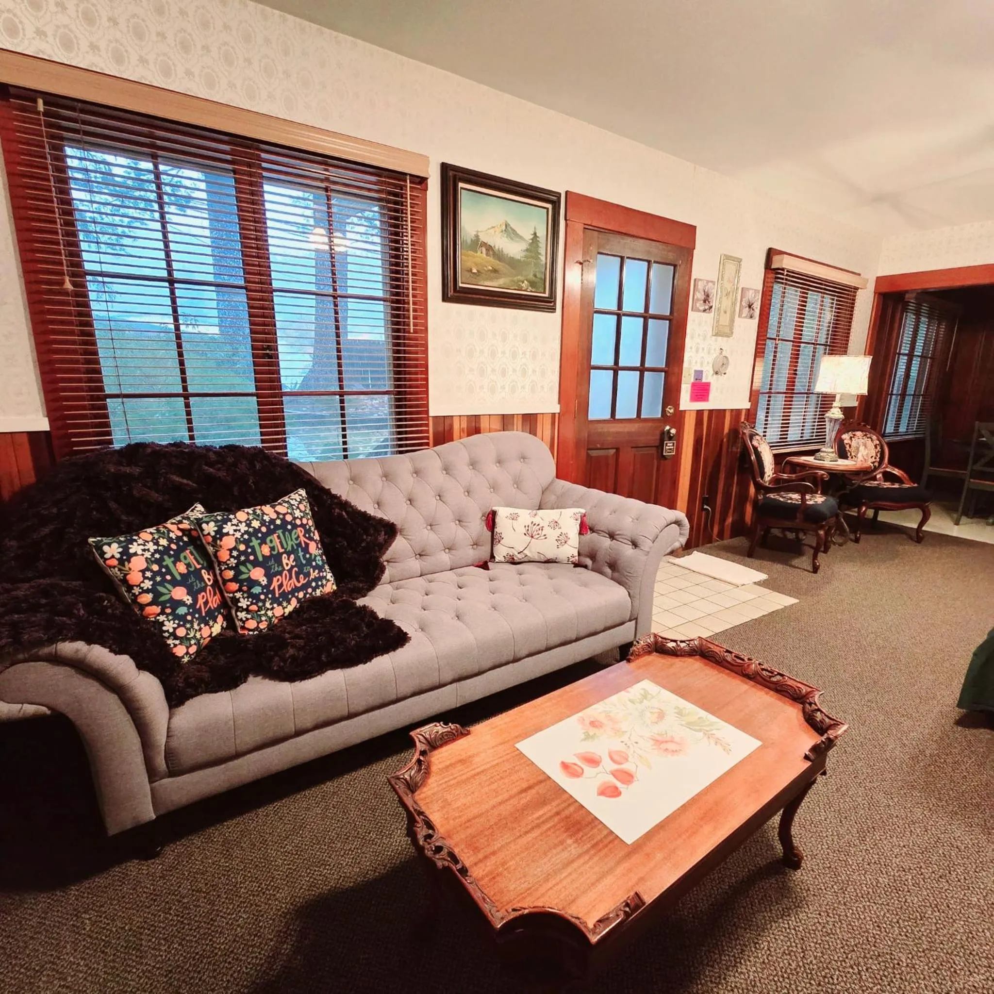 Seating area in Miranda Gardens Resort