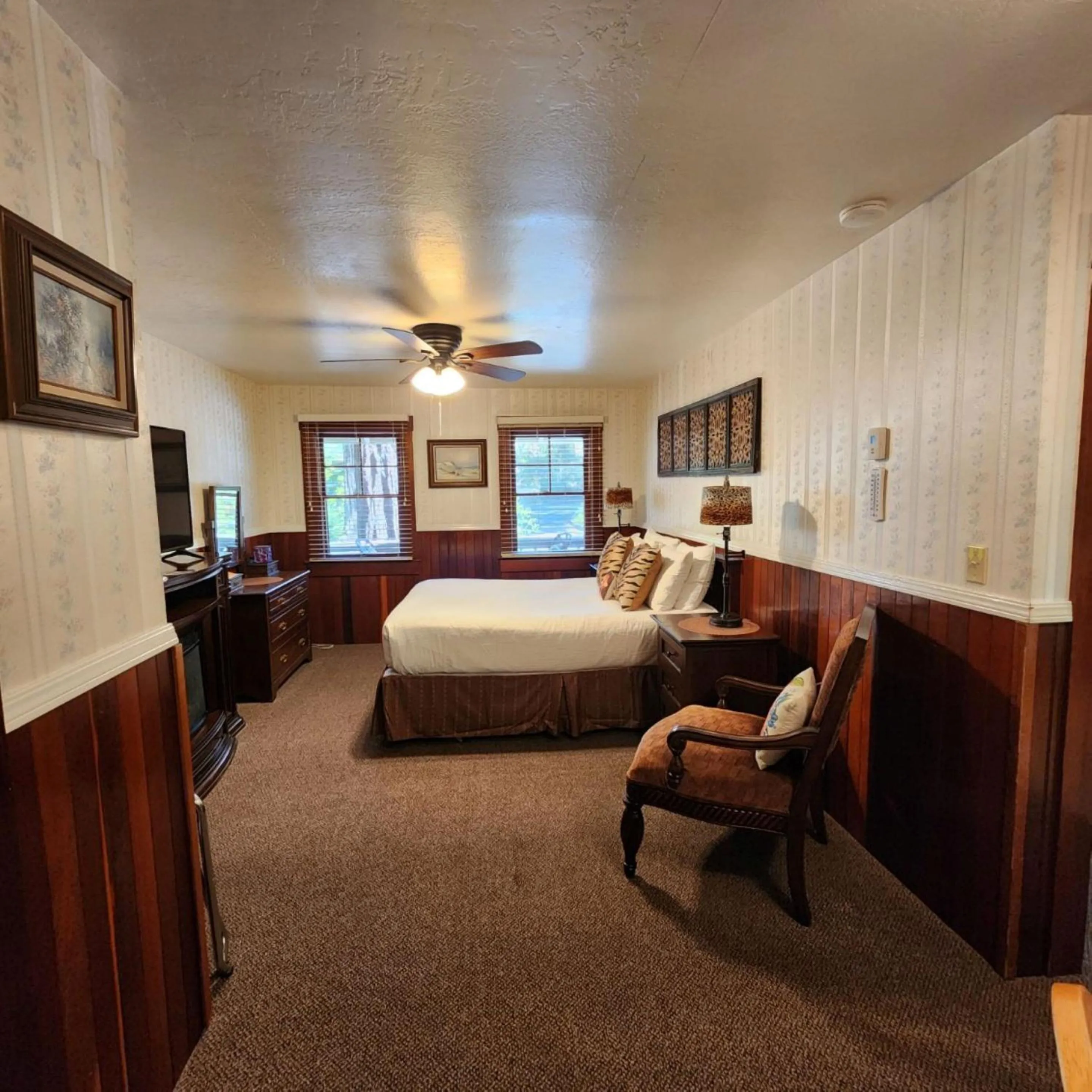 Bed in Miranda Gardens Resort