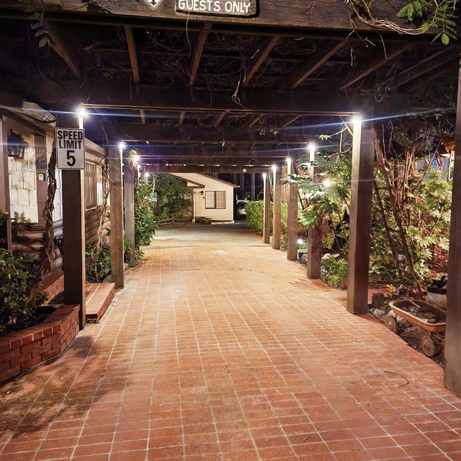 Street view in Miranda Gardens Resort