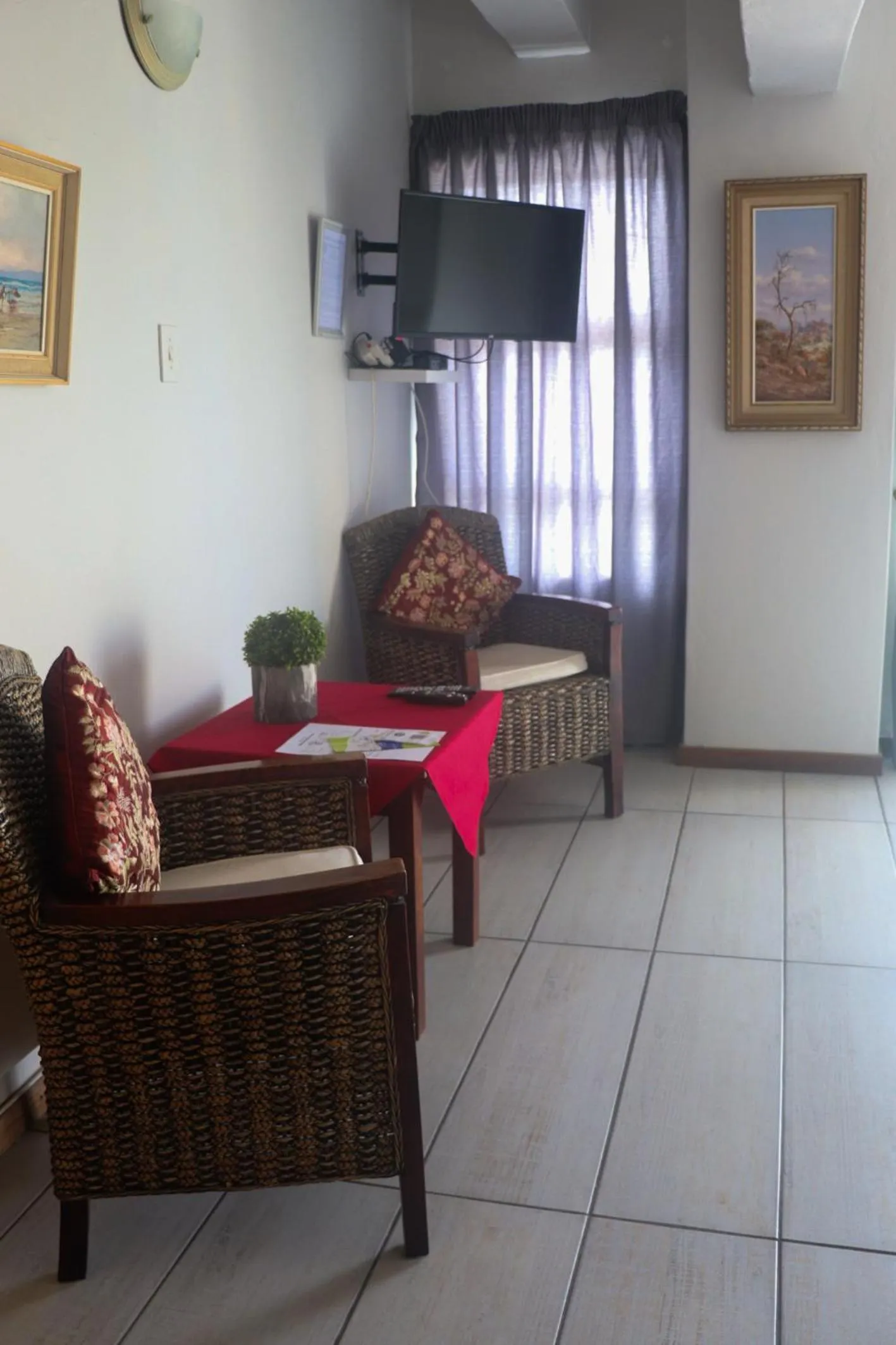 TV and multimedia in Whale Watchers Inn