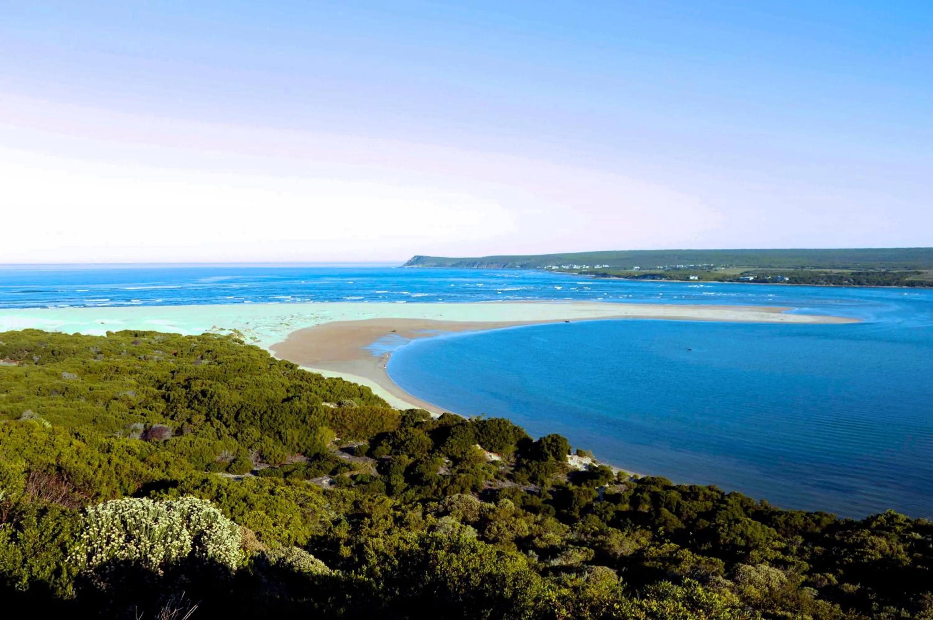 Beach in Whale Watchers Inn