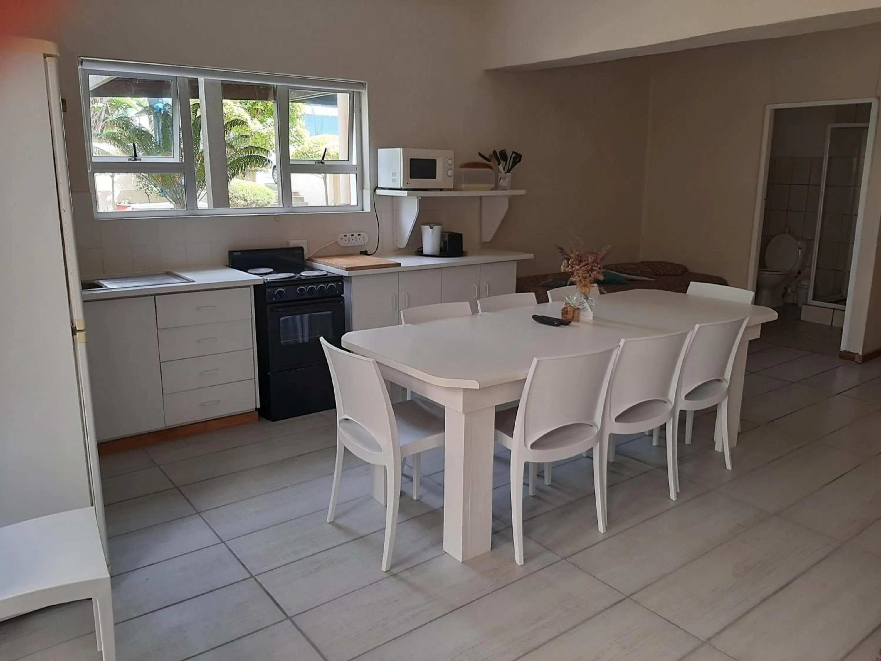 Dining area in Whale Watchers Inn
