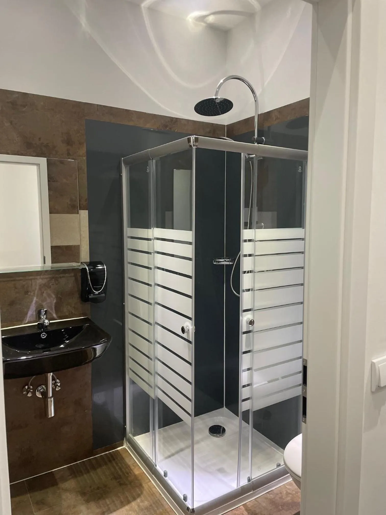 Shower in Gastpark Hotel