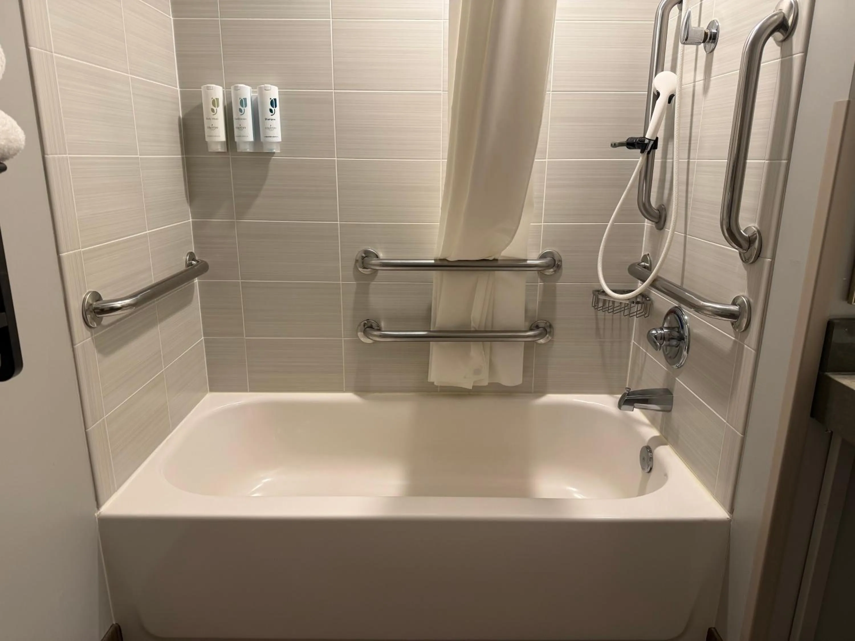 Bathroom in Country Inn & Suites by Radisson, Bemidji, MN