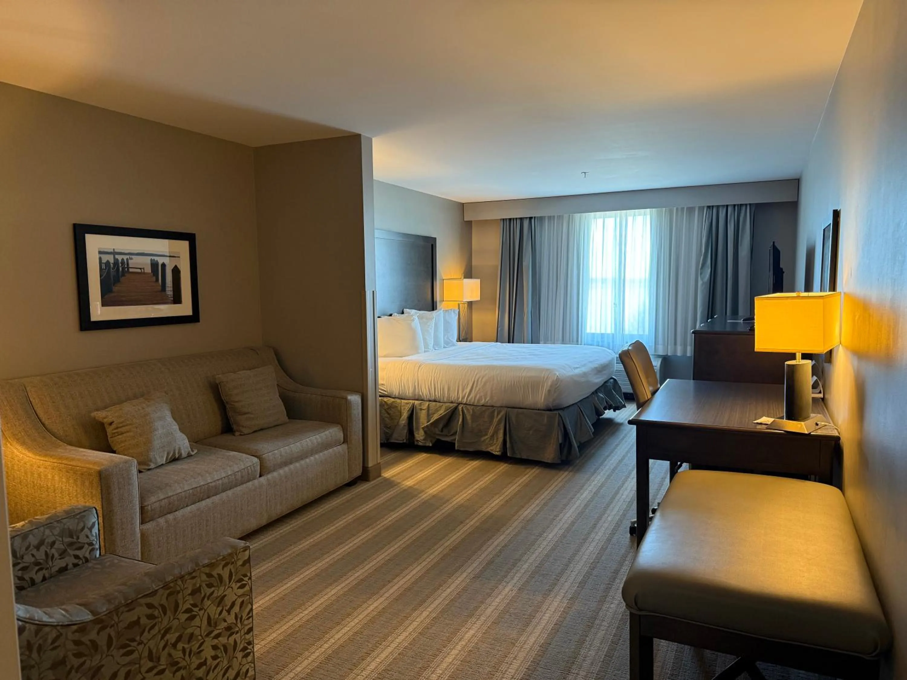 Bed in Country Inn & Suites by Radisson, Bemidji, MN