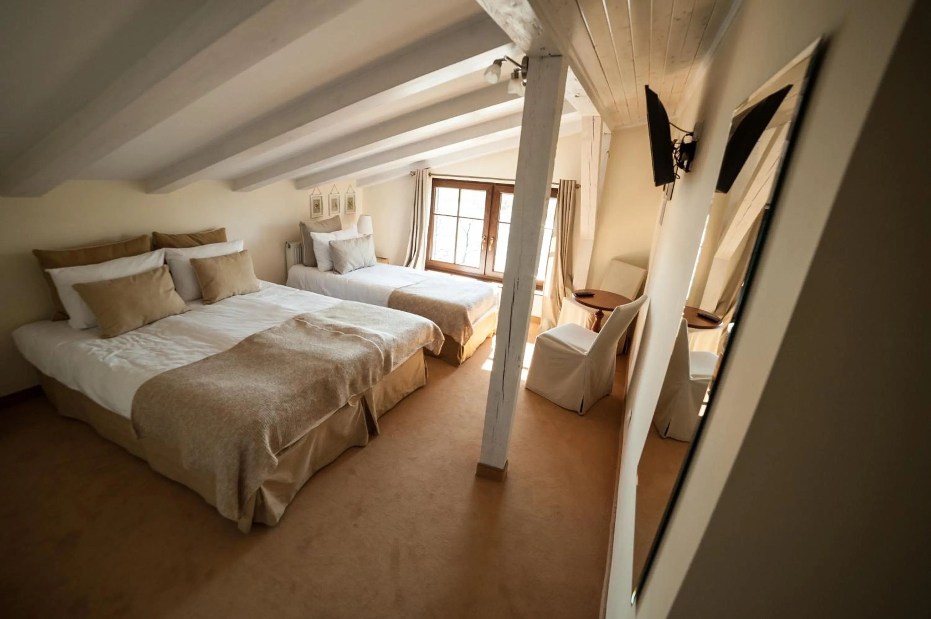 Triple Room with Lake View in Dom Wiejska 39 a