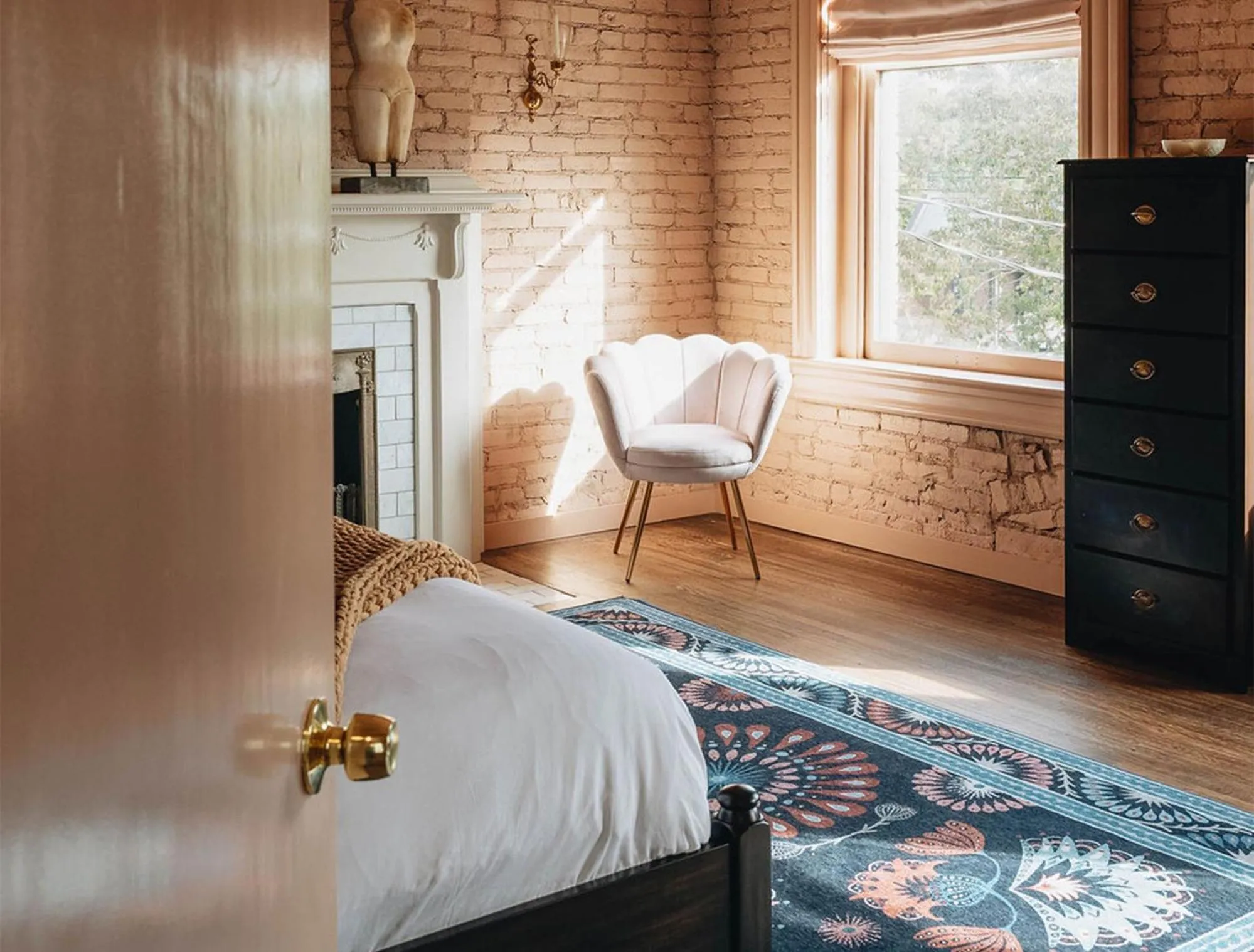 Bedroom, Bed in The Bellwether Hotel