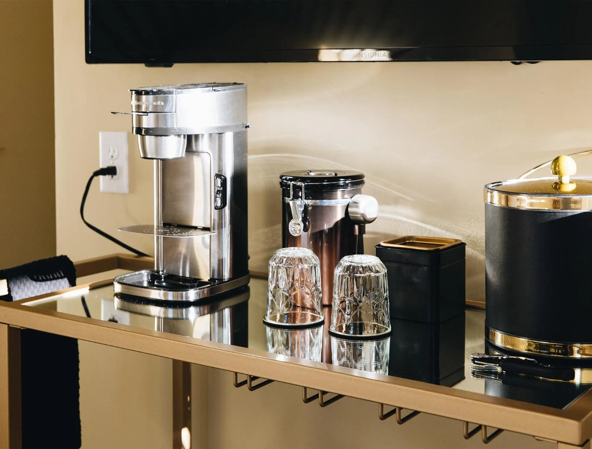 Coffee/tea facilities in The Bellwether Hotel